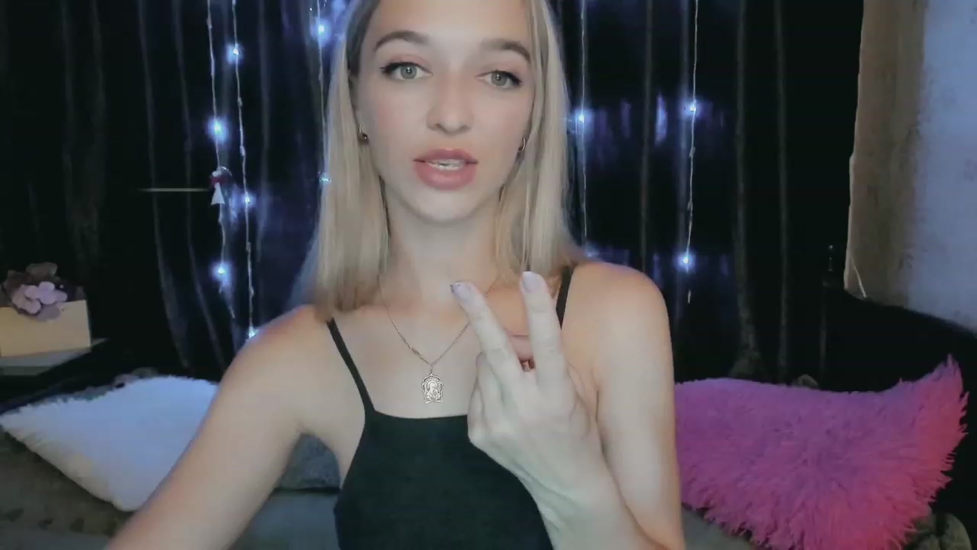 Gallery image thumbnail from Ambri_Lili's myfreecams stream on, 06/28/2023, 15:20 image 1 of 20