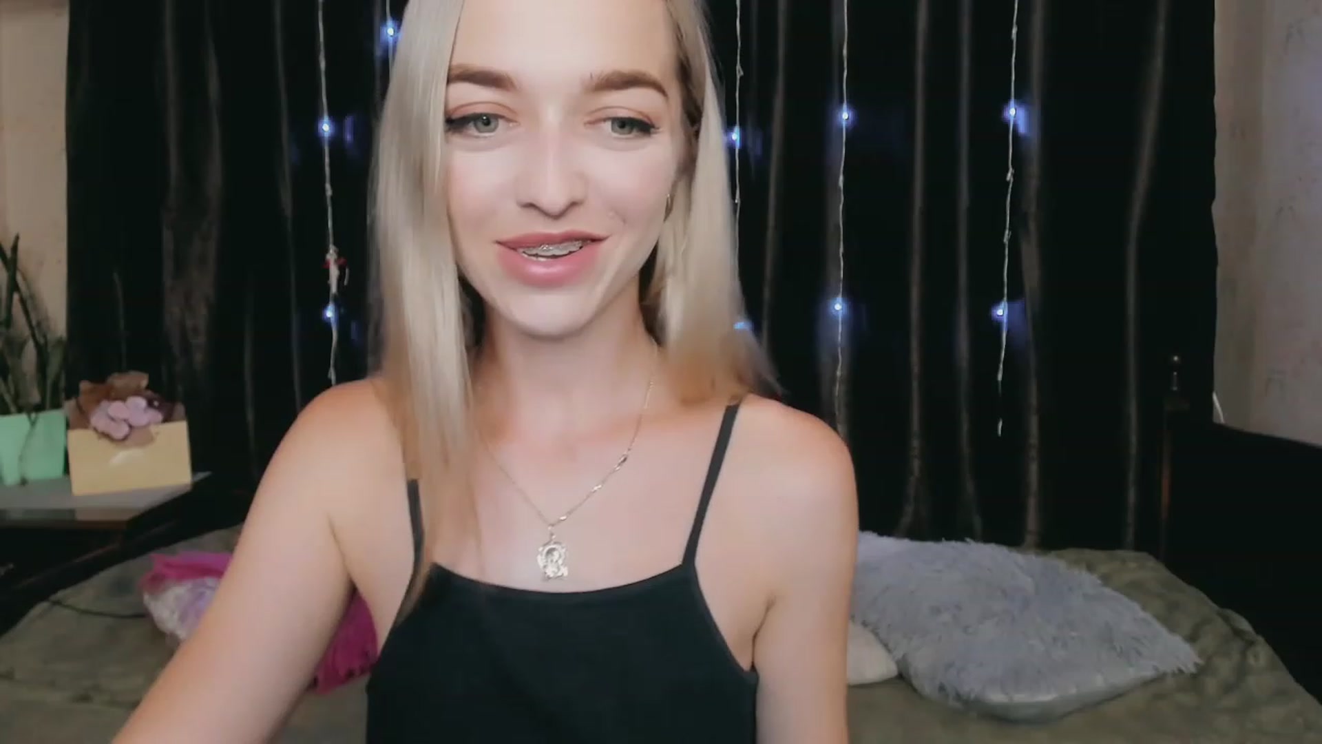 Gallery image thumbnail from Ambri_Lili's myfreecams stream on, 07/01/2023, 14:26 image 10 of 20