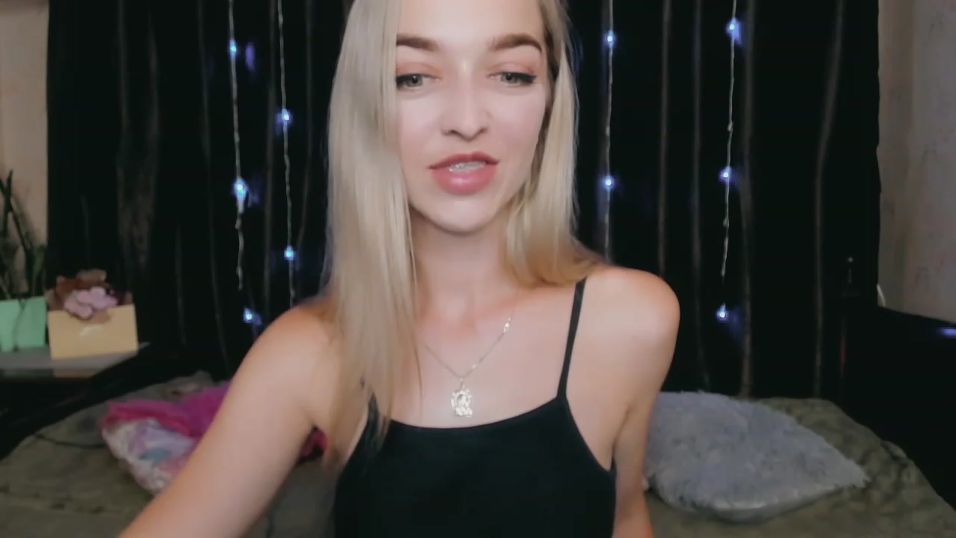 Gallery image thumbnail from Ambri_Lili's myfreecams stream on, 07/01/2023, 14:26 image 12 of 20