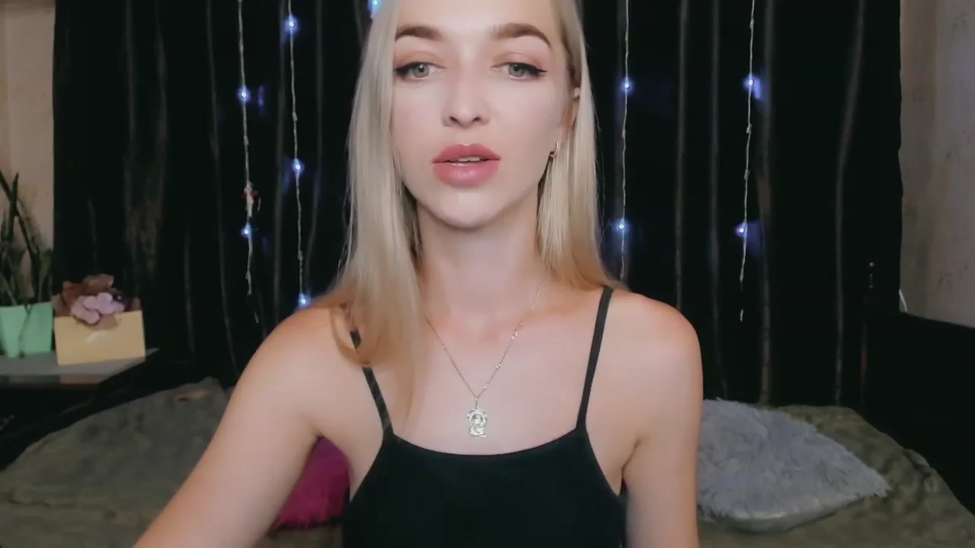 Gallery image thumbnail from Ambri_Lili's myfreecams stream on, 07/01/2023, 14:26 image 15 of 20