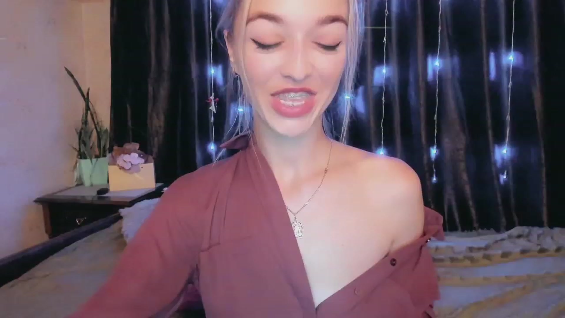 Gallery image thumbnail from Ambri_Lili's myfreecams stream on, 07/03/2023, 15:42 image 15 of 20