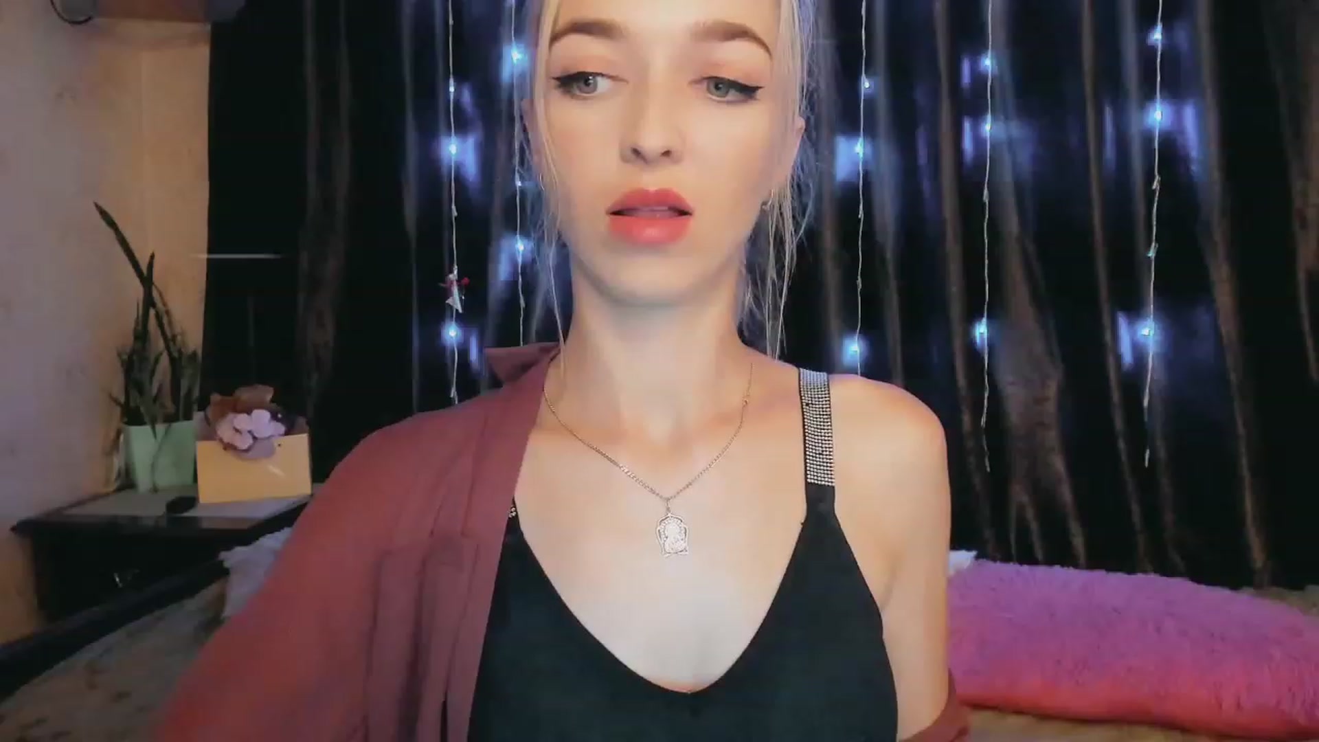Gallery image thumbnail from Ambri_Lili's myfreecams stream on, 07/03/2023, 15:42 image 3 of 20