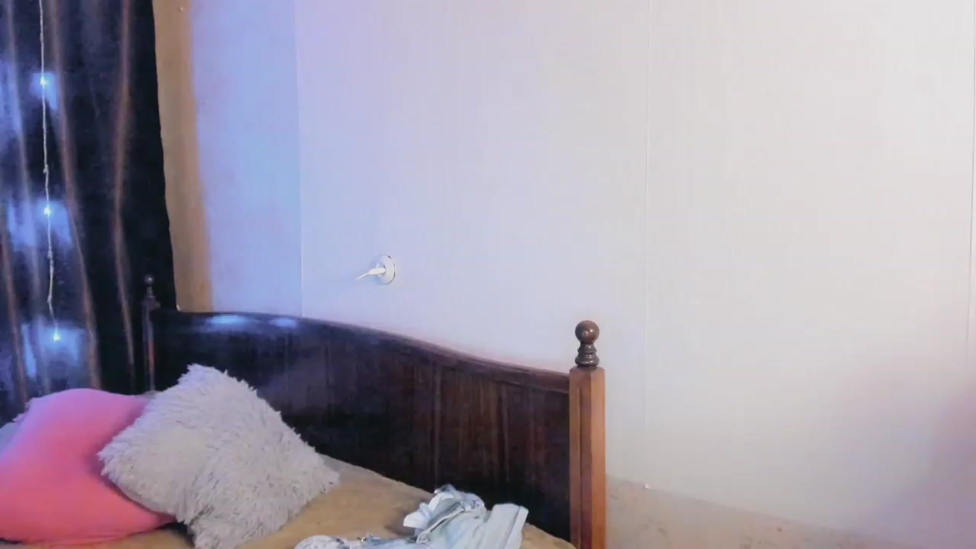 Gallery image thumbnail from Ambri_Lili's myfreecams stream on, 07/05/2023, 15:07 image 8 of 20