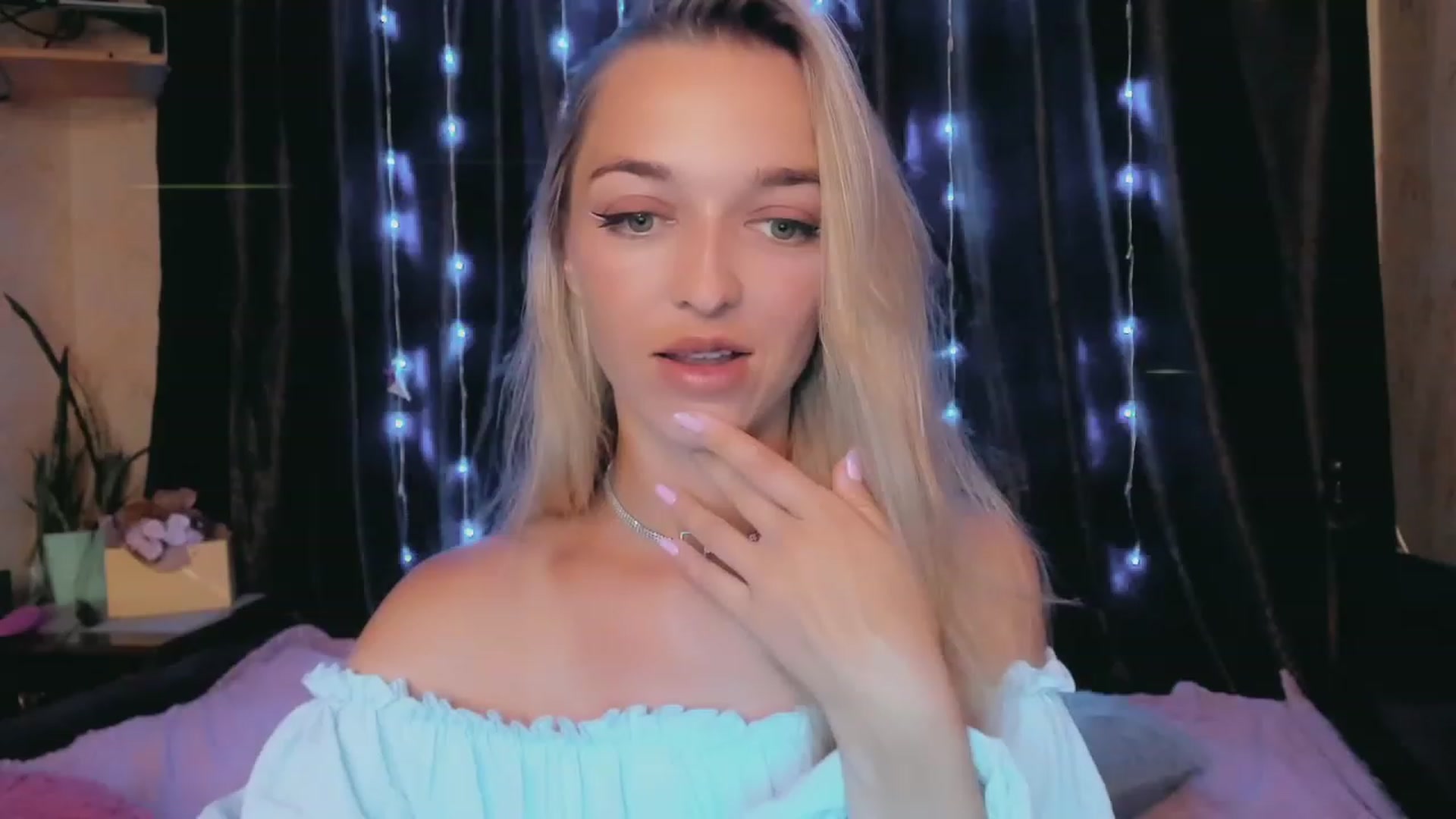 Gallery image thumbnail from Ambri_Lili's myfreecams stream on, 07/08/2023, 16:11 image 3 of 20
