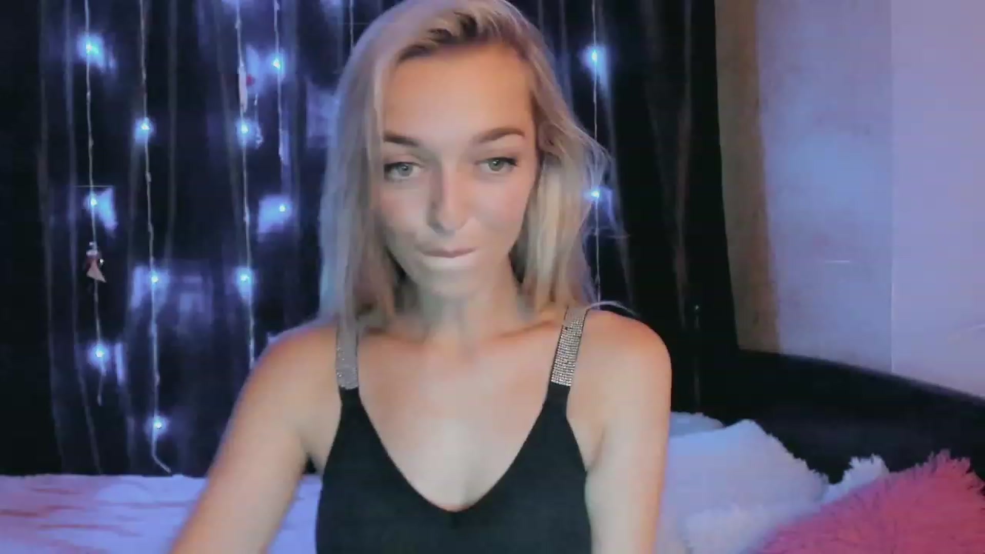 Gallery image thumbnail from Ambri_Lili's myfreecams stream on, 07/09/2023, 14:46 image 6 of 20