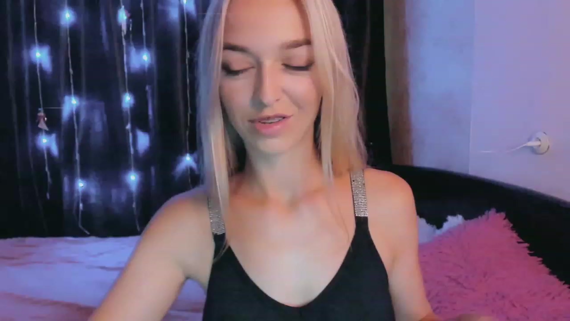 Gallery image thumbnail from Ambri_Lili's myfreecams stream on, 07/09/2023, 14:46 image 3 of 20