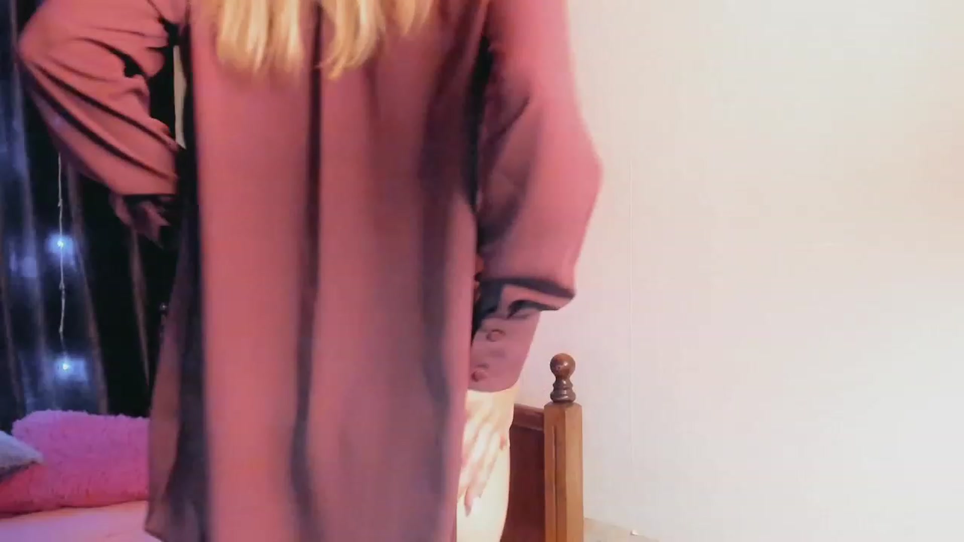 Gallery image thumbnail from Ambri_Lili's myfreecams stream on, 07/10/2023, 14:18 image 9 of 20