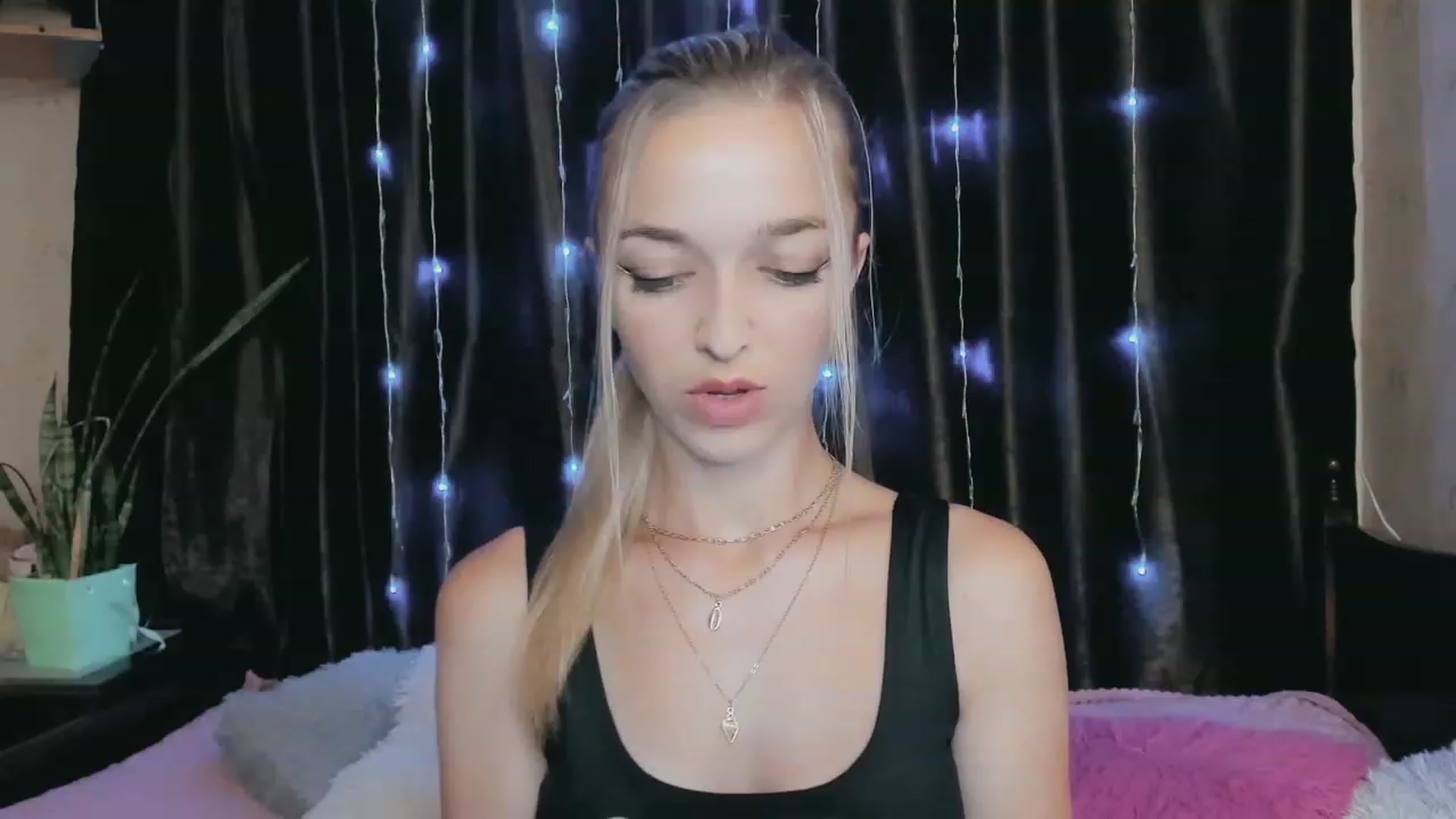 Gallery image thumbnail from Ambri_Lili's myfreecams stream on, 07/15/2023, 14:27 image 2 of 20