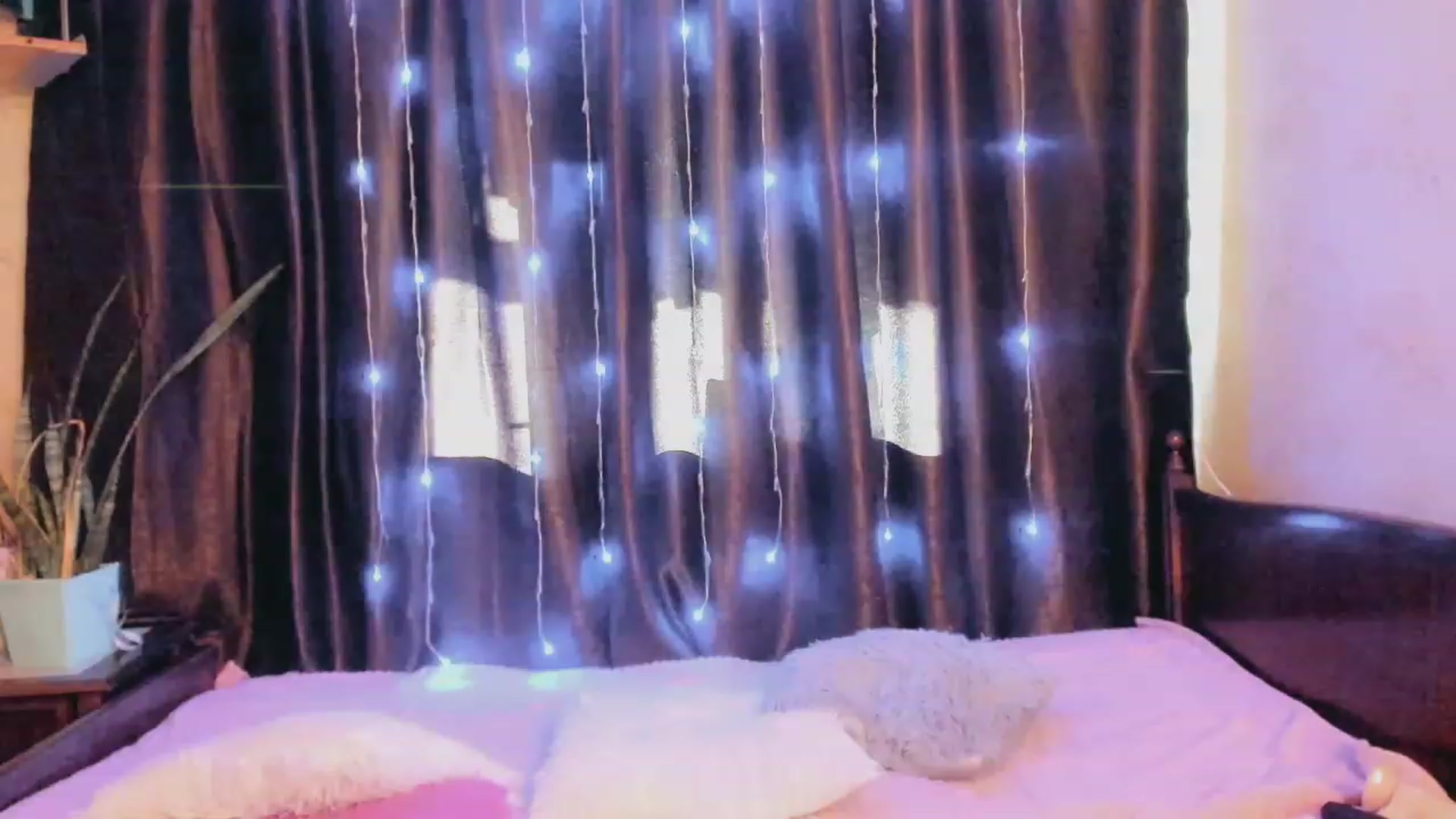 Gallery image thumbnail from Ambri_Lili's myfreecams stream on, 07/17/2023, 04:56 image 19 of 20