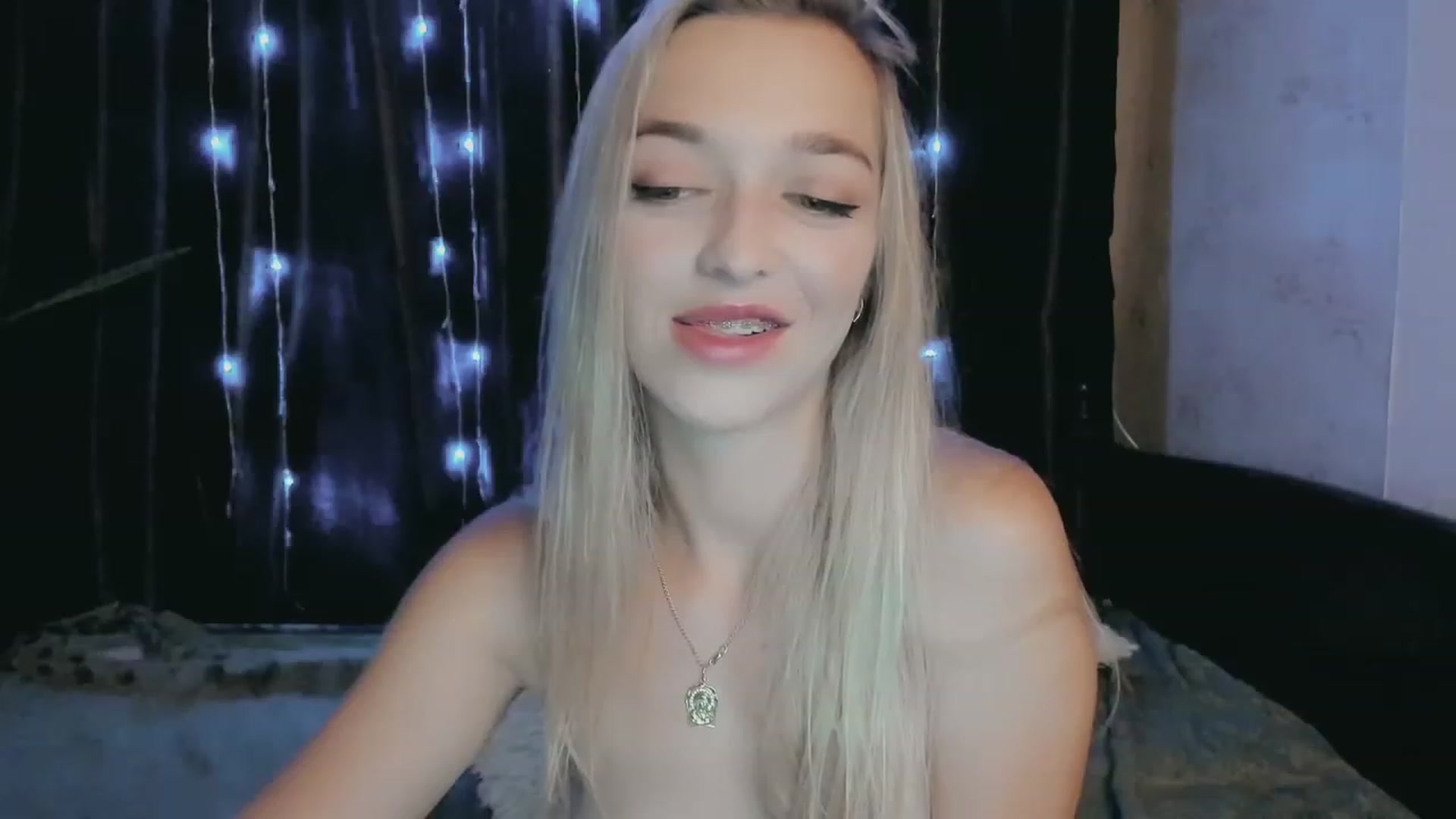 Gallery image thumbnail from Ambri_Lili's myfreecams stream on, 07/23/2023, 04:18 image 7 of 20