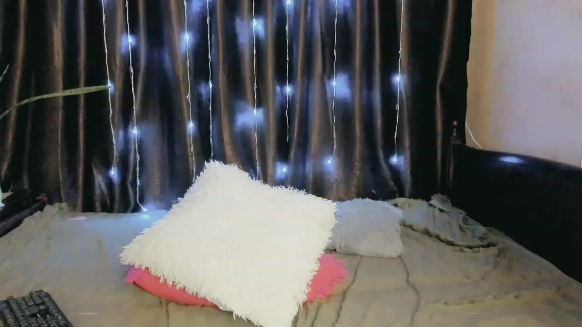 Gallery image thumbnail from Ambri_Lili's myfreecams stream on, 07/28/2023, 14:09 image 18 of 20