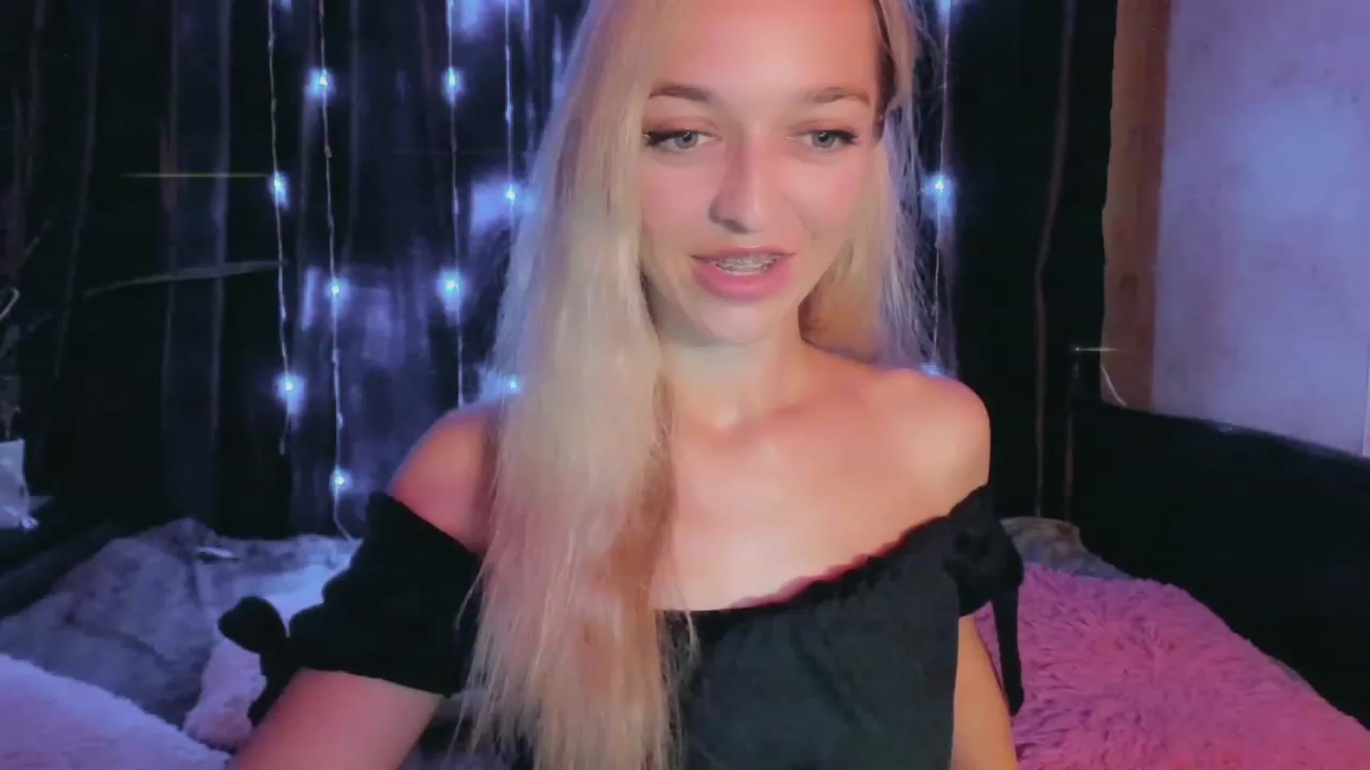 Gallery image thumbnail from Ambri_Lili's myfreecams stream on, 07/29/2023, 14:28 image 14 of 20