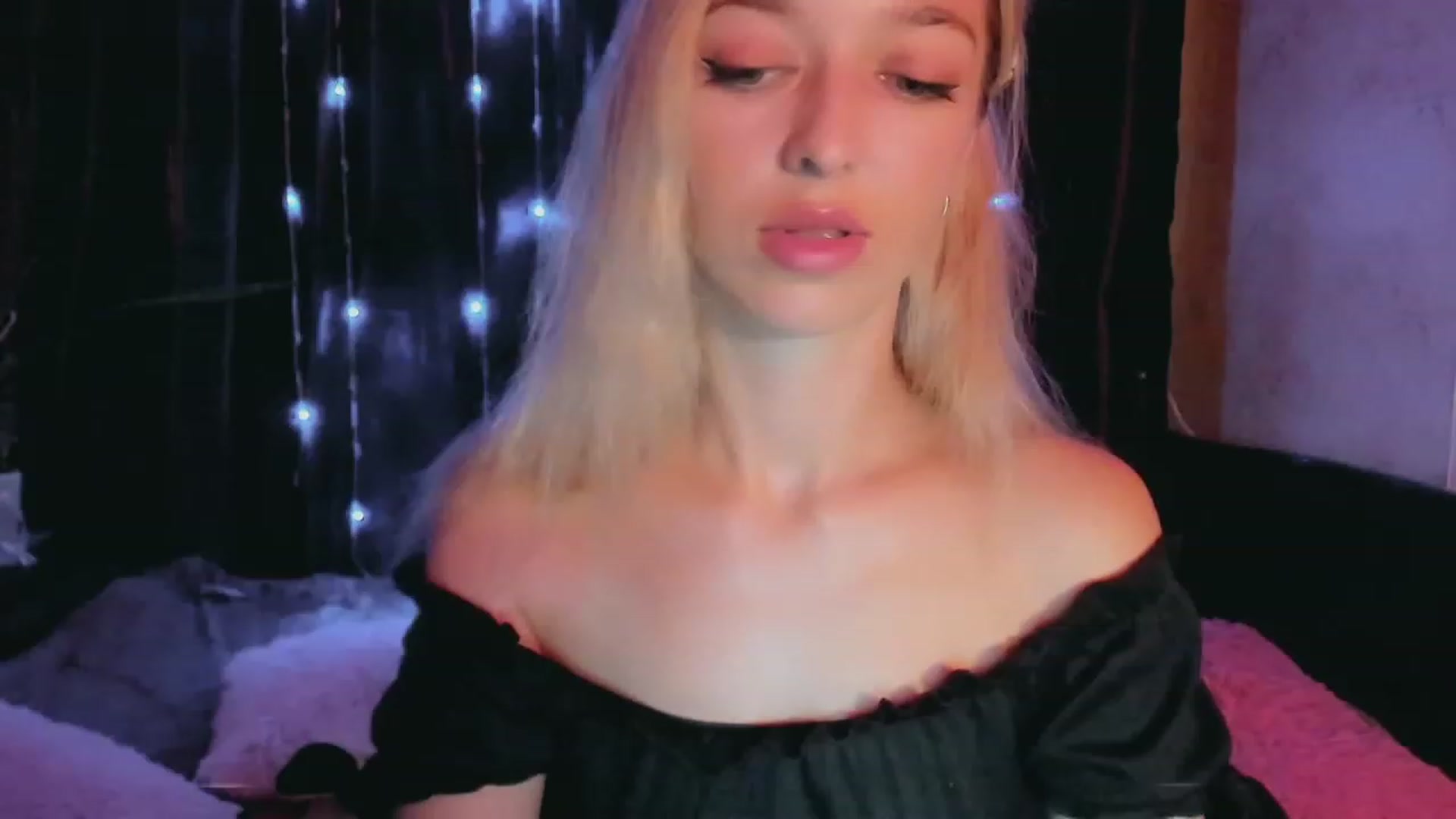 Gallery image thumbnail from Ambri_Lili's myfreecams stream on, 07/29/2023, 14:28 image 8 of 20