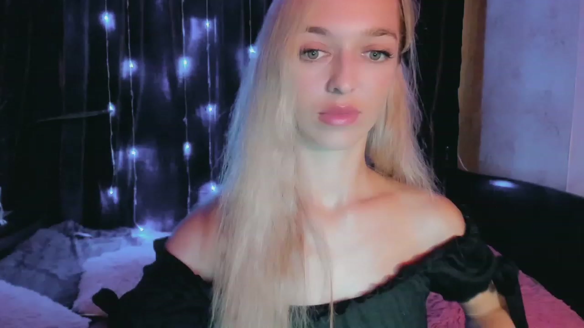 Gallery image thumbnail from Ambri_Lili's myfreecams stream on, 07/29/2023, 14:28 image 6 of 20