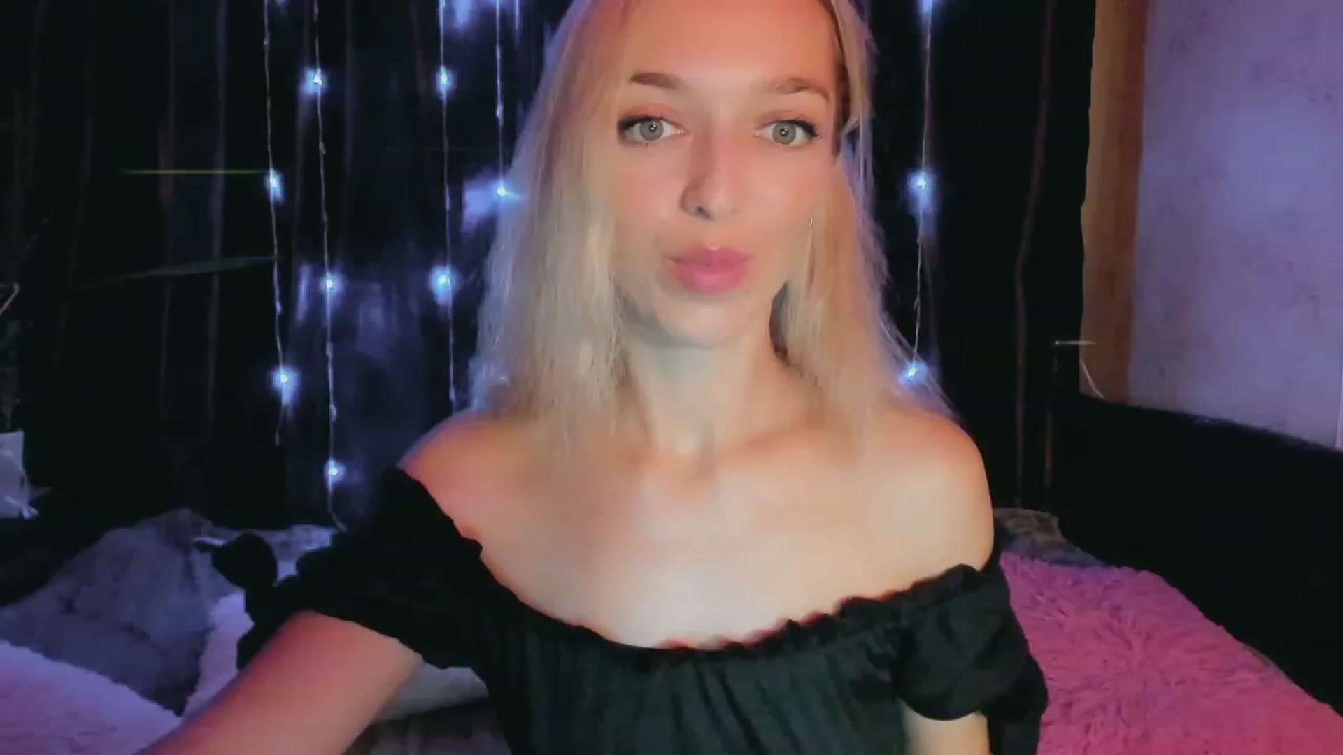 Gallery image thumbnail from Ambri_Lili's myfreecams stream on, 07/29/2023, 14:28 image 10 of 20