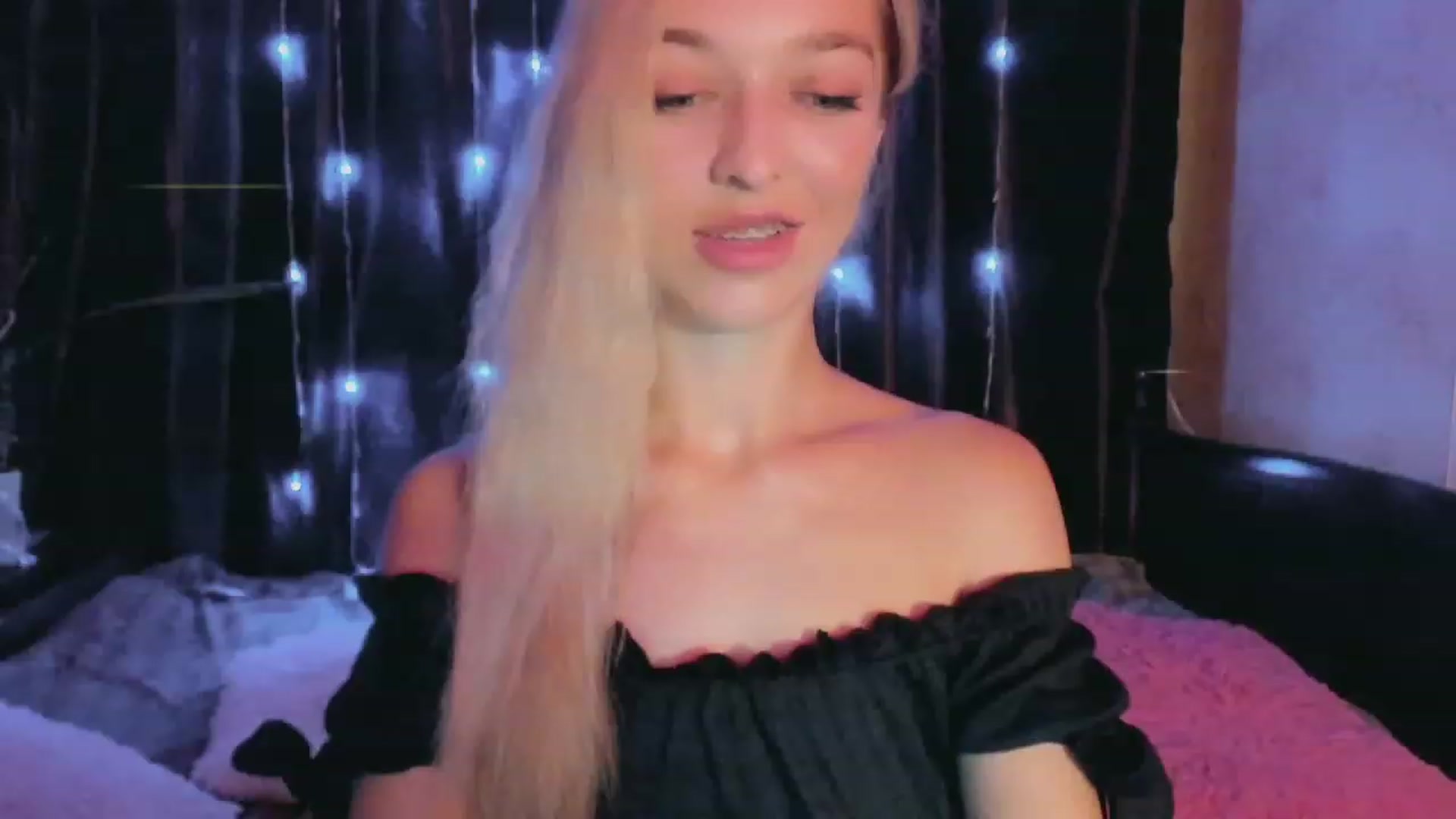 Gallery image thumbnail from Ambri_Lili's myfreecams stream on, 07/29/2023, 14:28 image 15 of 20