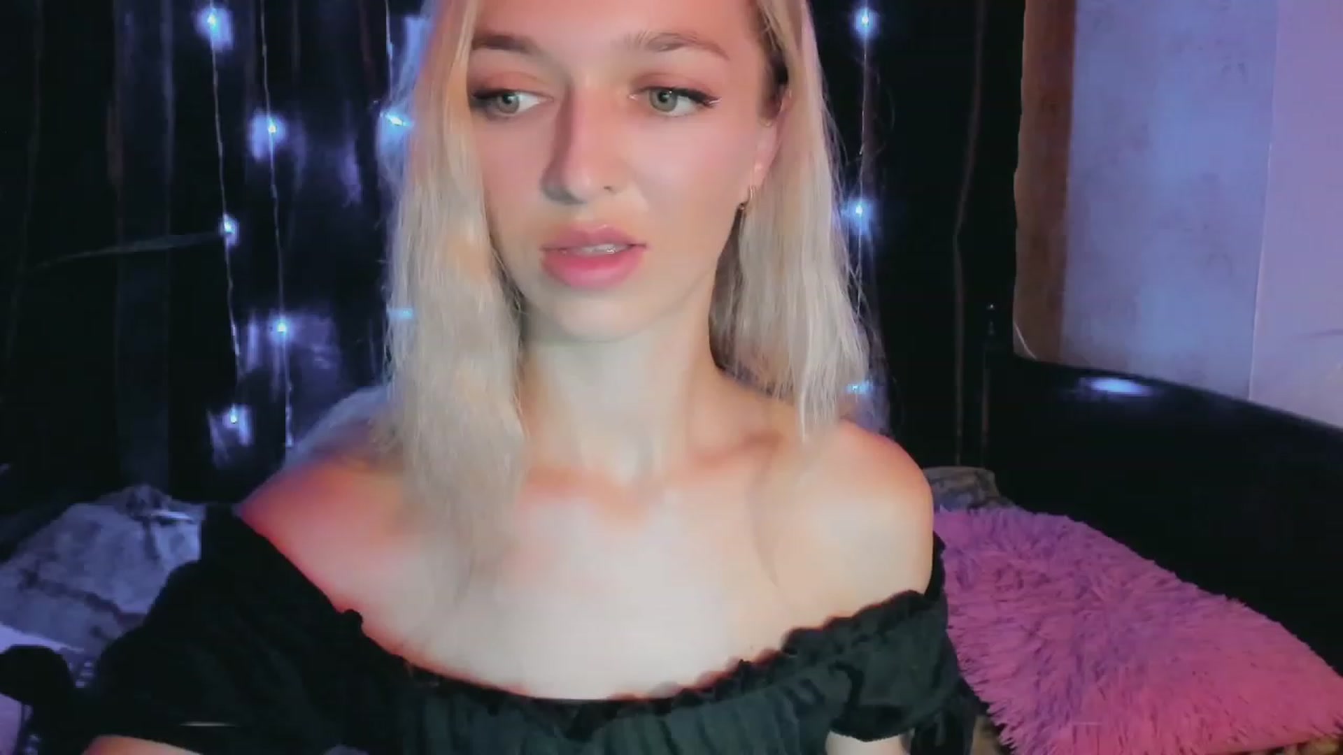 Gallery image thumbnail from Ambri_Lili's myfreecams stream on, 07/29/2023, 15:17 image 6 of 20