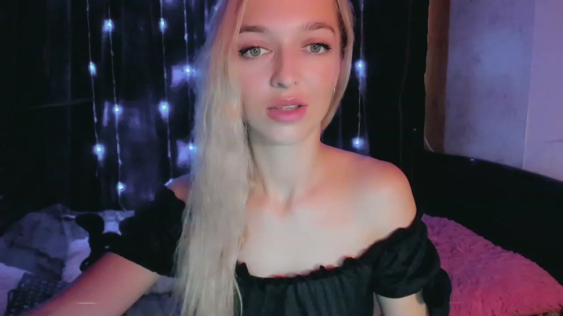 Gallery image thumbnail from Ambri_Lili's myfreecams stream on, 07/29/2023, 15:17 image 9 of 20