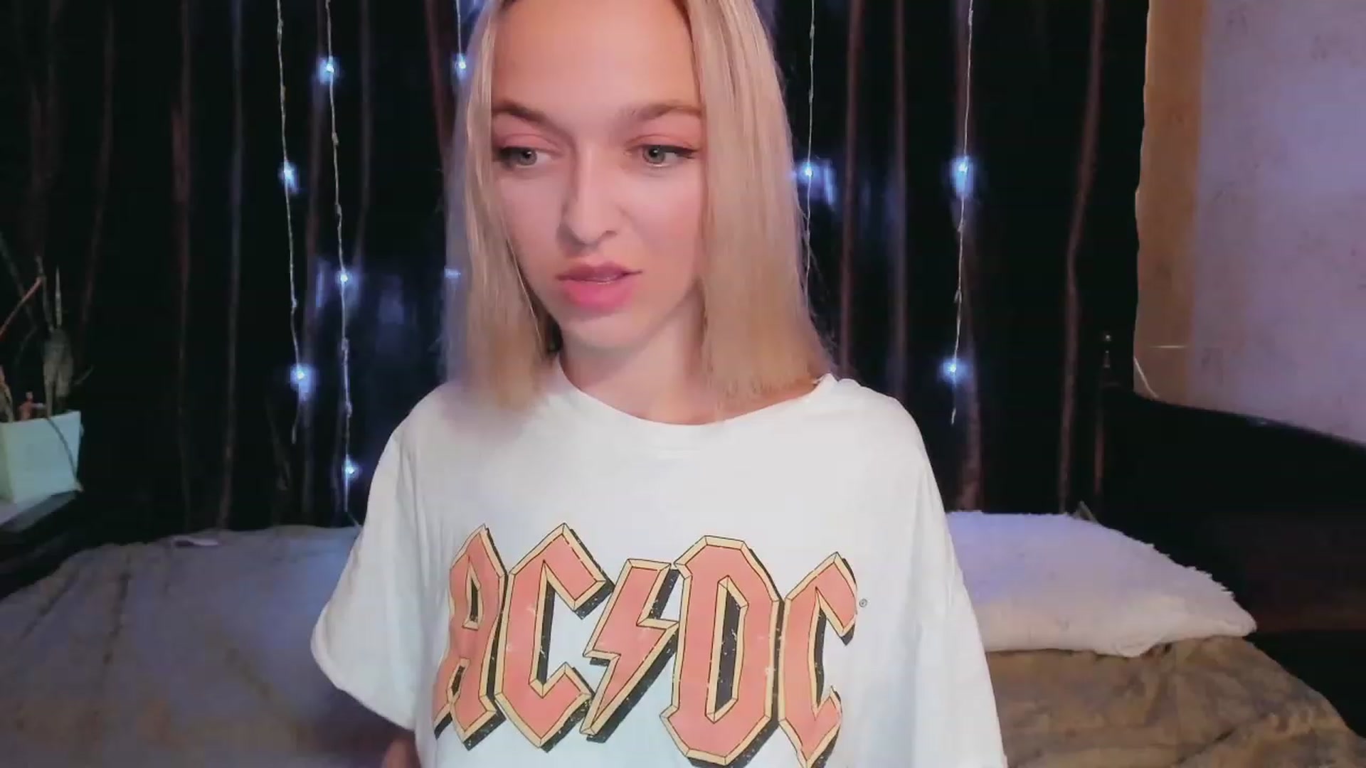 Gallery image thumbnail from Ambri_Lili's myfreecams stream on, 07/30/2023, 15:30 image 5 of 20