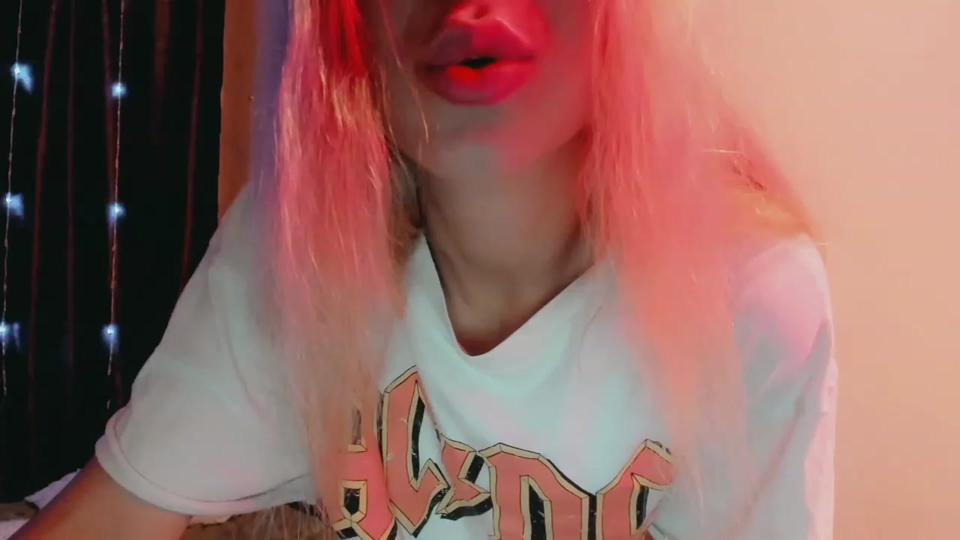 Gallery image thumbnail from Ambri_Lili's myfreecams stream on, 07/30/2023, 15:30 image 7 of 20