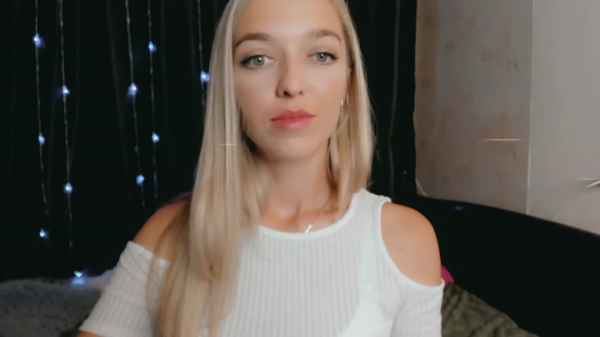 Gallery image thumbnail from Ambri_Lili's myfreecams stream on, 07/31/2023, 15:18 image 12 of 20