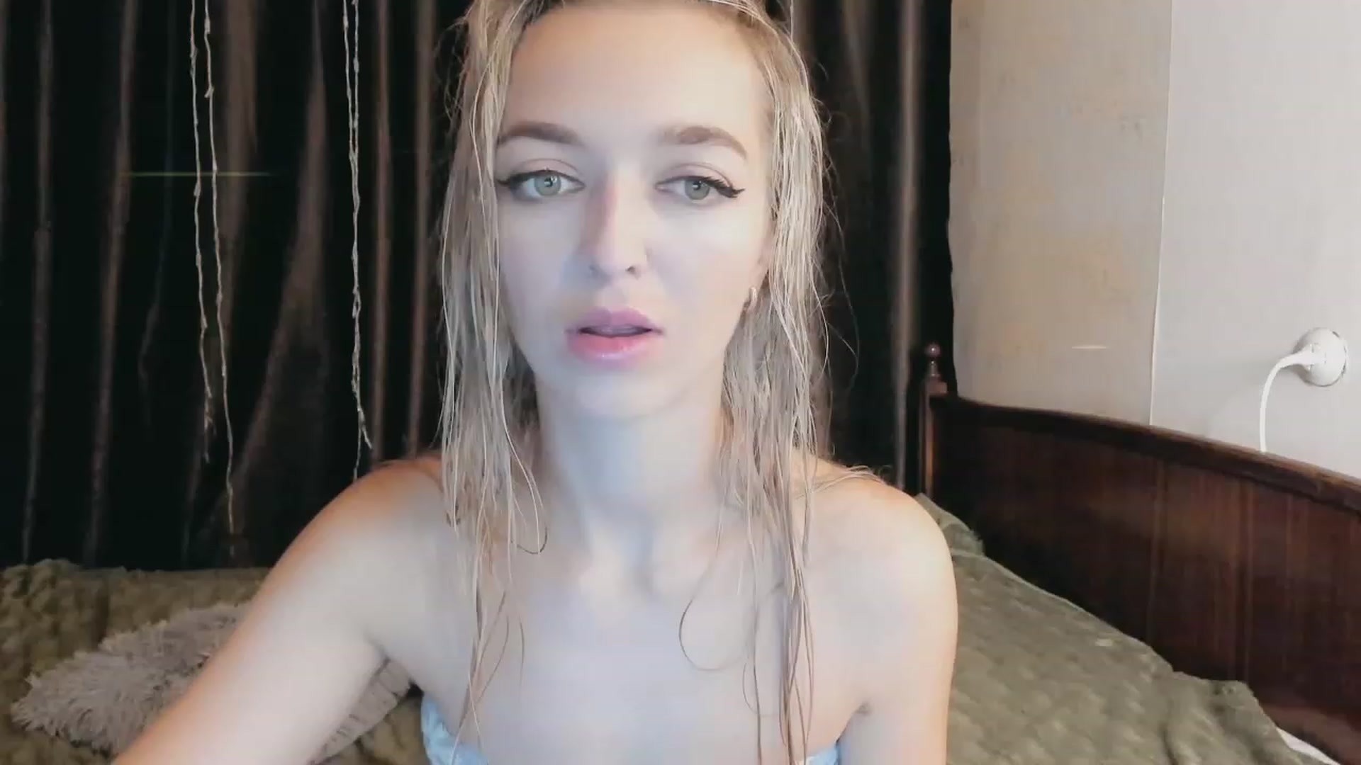 Gallery image thumbnail from Ambri_Lili's myfreecams stream on, 08/03/2023, 06:00 image 1 of 20