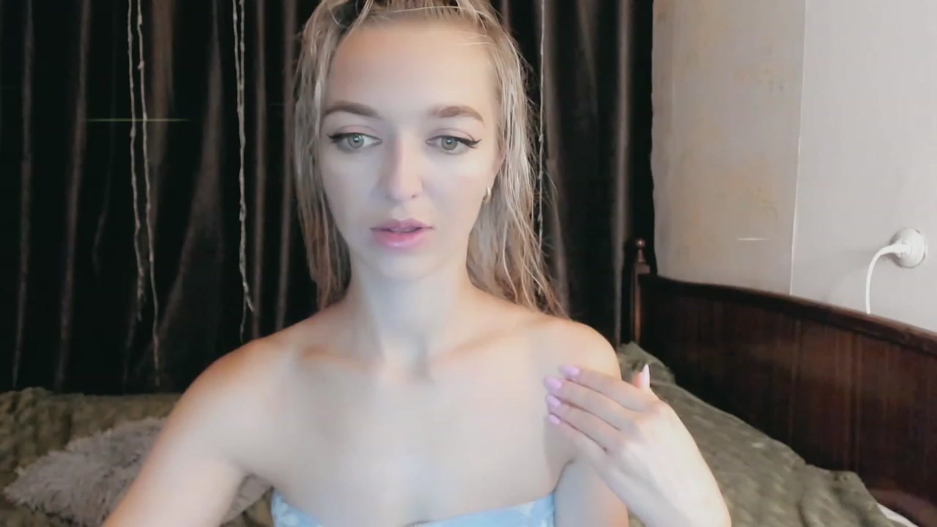 Gallery image thumbnail from Ambri_Lili's myfreecams stream on, 08/03/2023, 06:00 image 19 of 20
