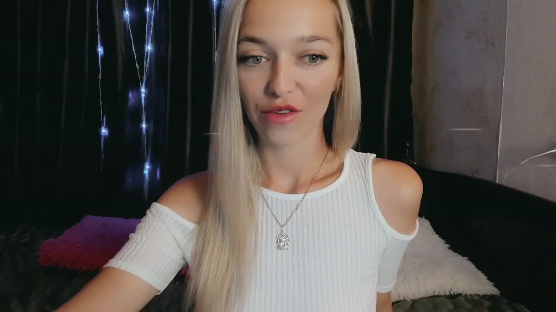 Gallery image thumbnail from Ambri_Lili's myfreecams stream on, 08/07/2023, 14:04 image 15 of 20