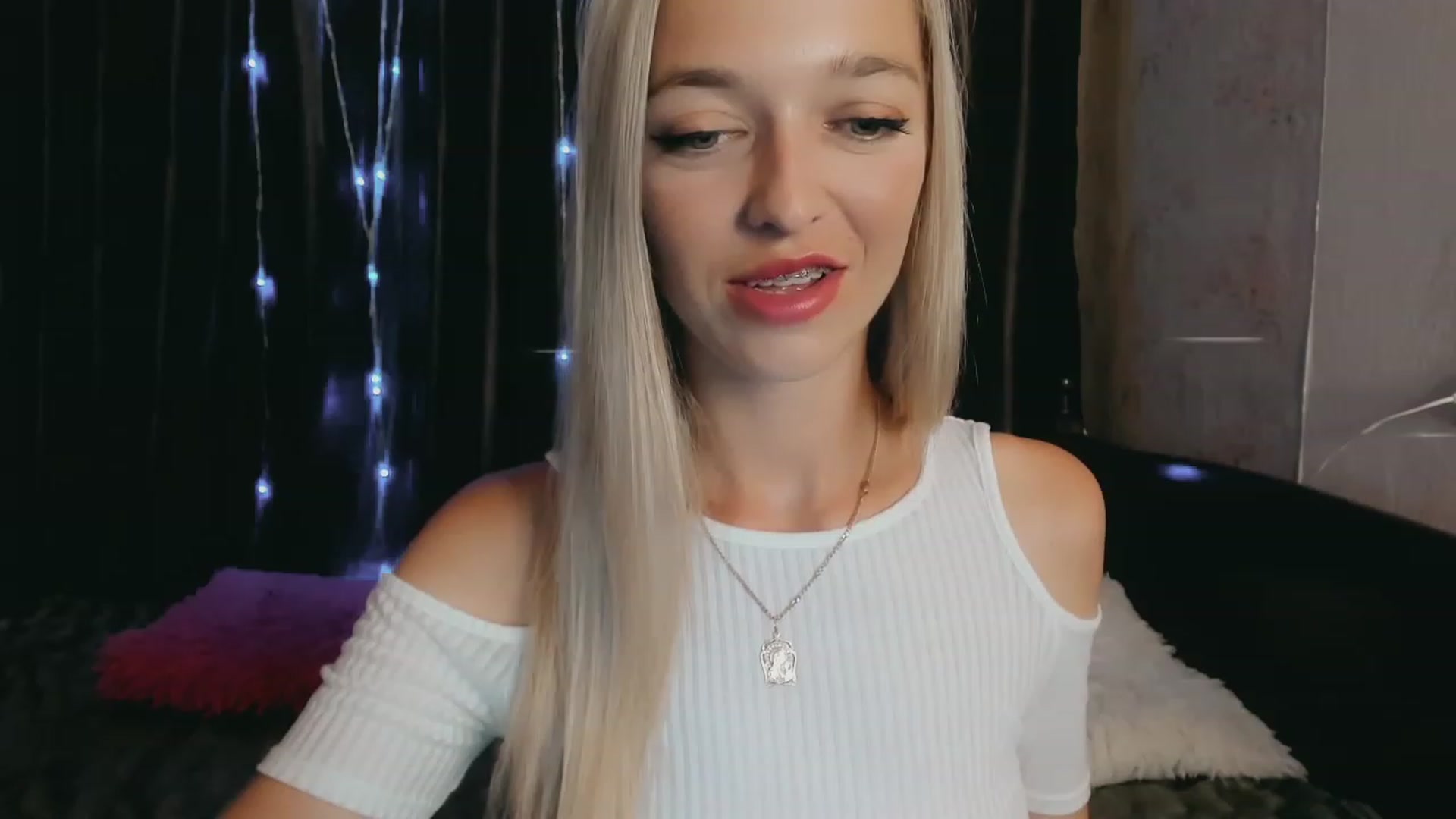 Gallery image thumbnail from Ambri_Lili's myfreecams stream on, 08/07/2023, 14:04 image 18 of 20