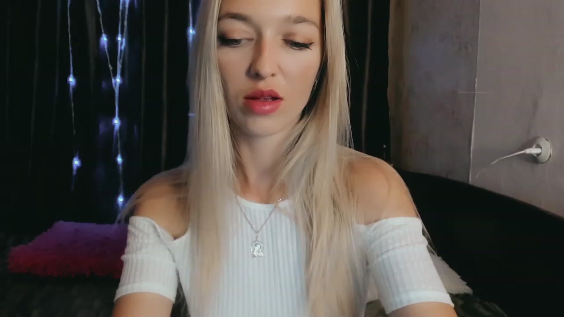 Gallery image thumbnail from Ambri_Lili's myfreecams stream on, 08/07/2023, 14:04 image 2 of 20