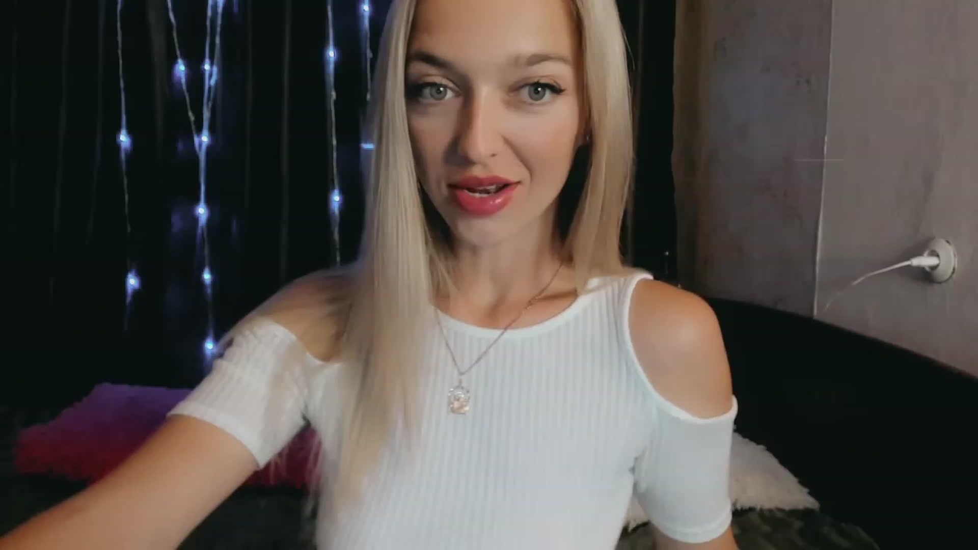 Gallery image thumbnail from Ambri_Lili's myfreecams stream on, 08/07/2023, 14:04 image 4 of 20