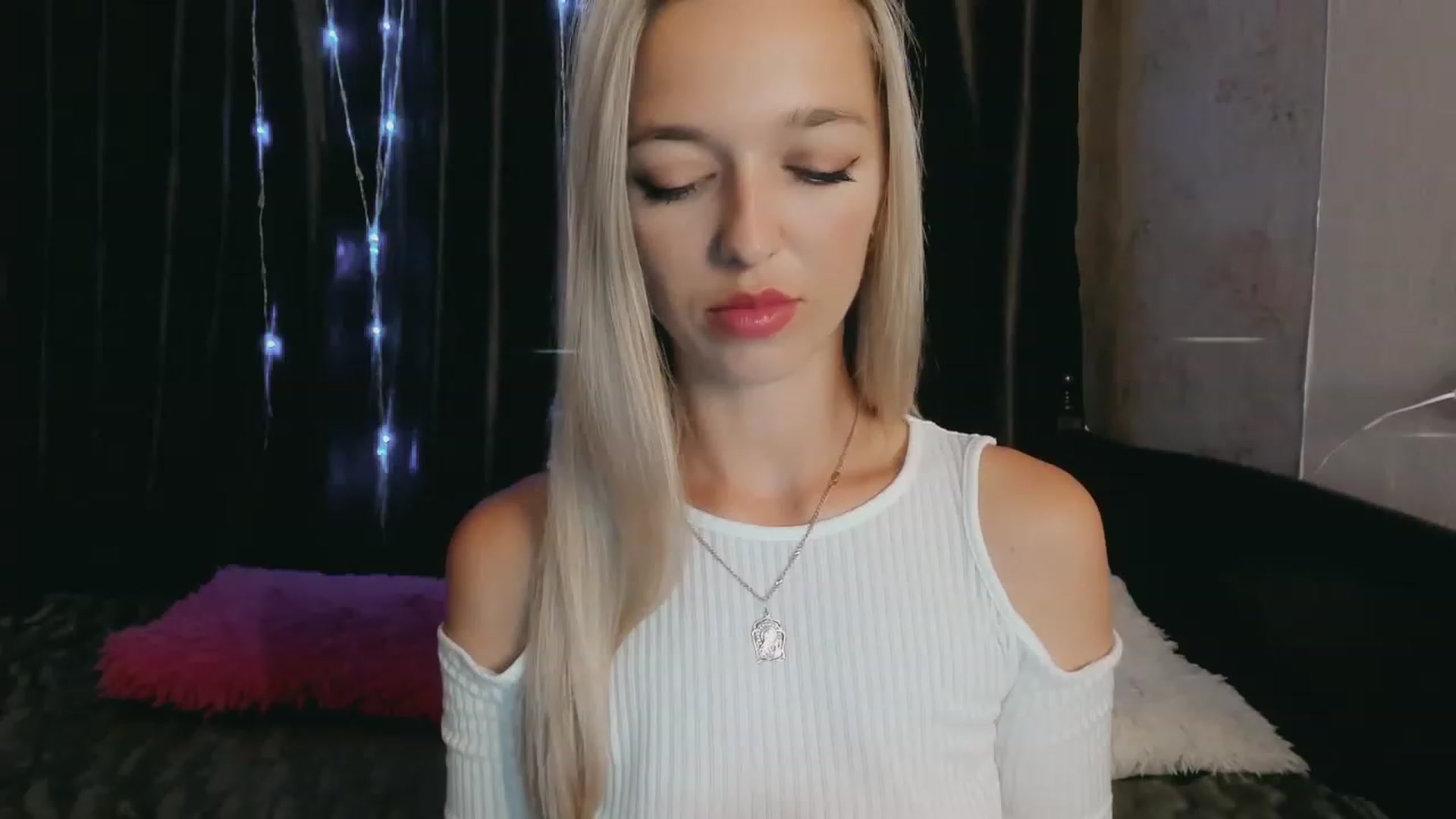 Gallery image thumbnail from Ambri_Lili's myfreecams stream on, 08/07/2023, 14:04 image 17 of 20