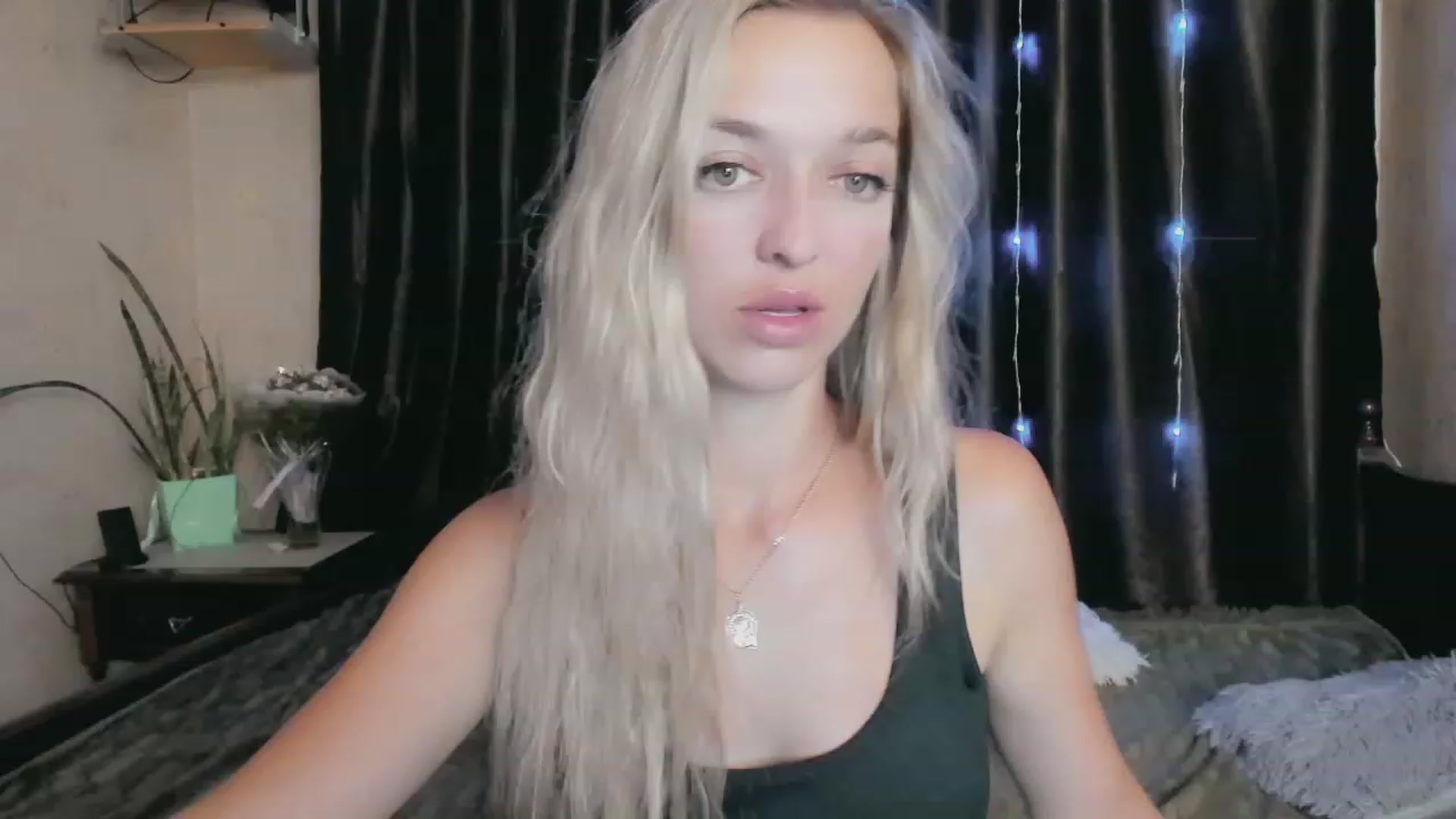 Gallery image thumbnail from Ambri_Lili's myfreecams stream on, 08/09/2023, 15:03 image 2 of 20