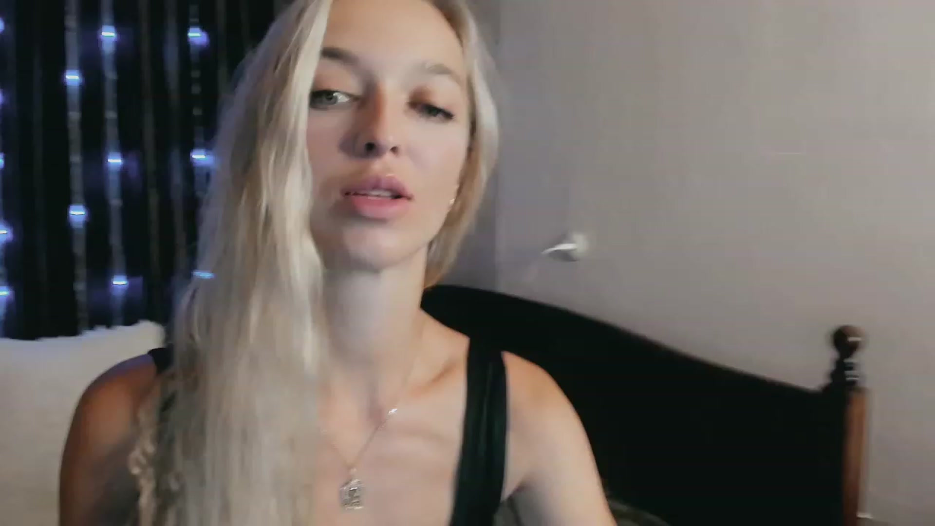 Gallery image thumbnail from Ambri_Lili's myfreecams stream on, 08/09/2023, 15:03 image 19 of 20