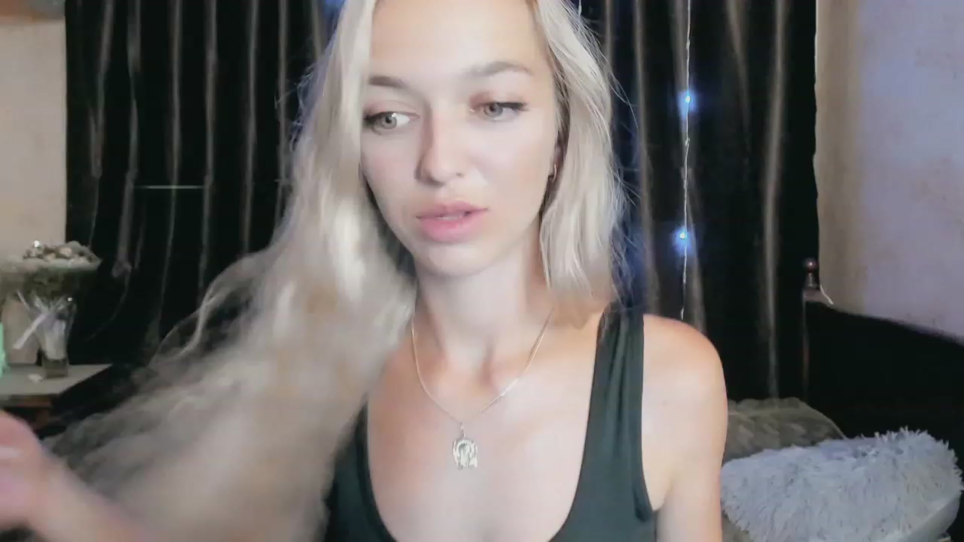 Gallery image thumbnail from Ambri_Lili's myfreecams stream on, 08/09/2023, 15:03 image 15 of 20