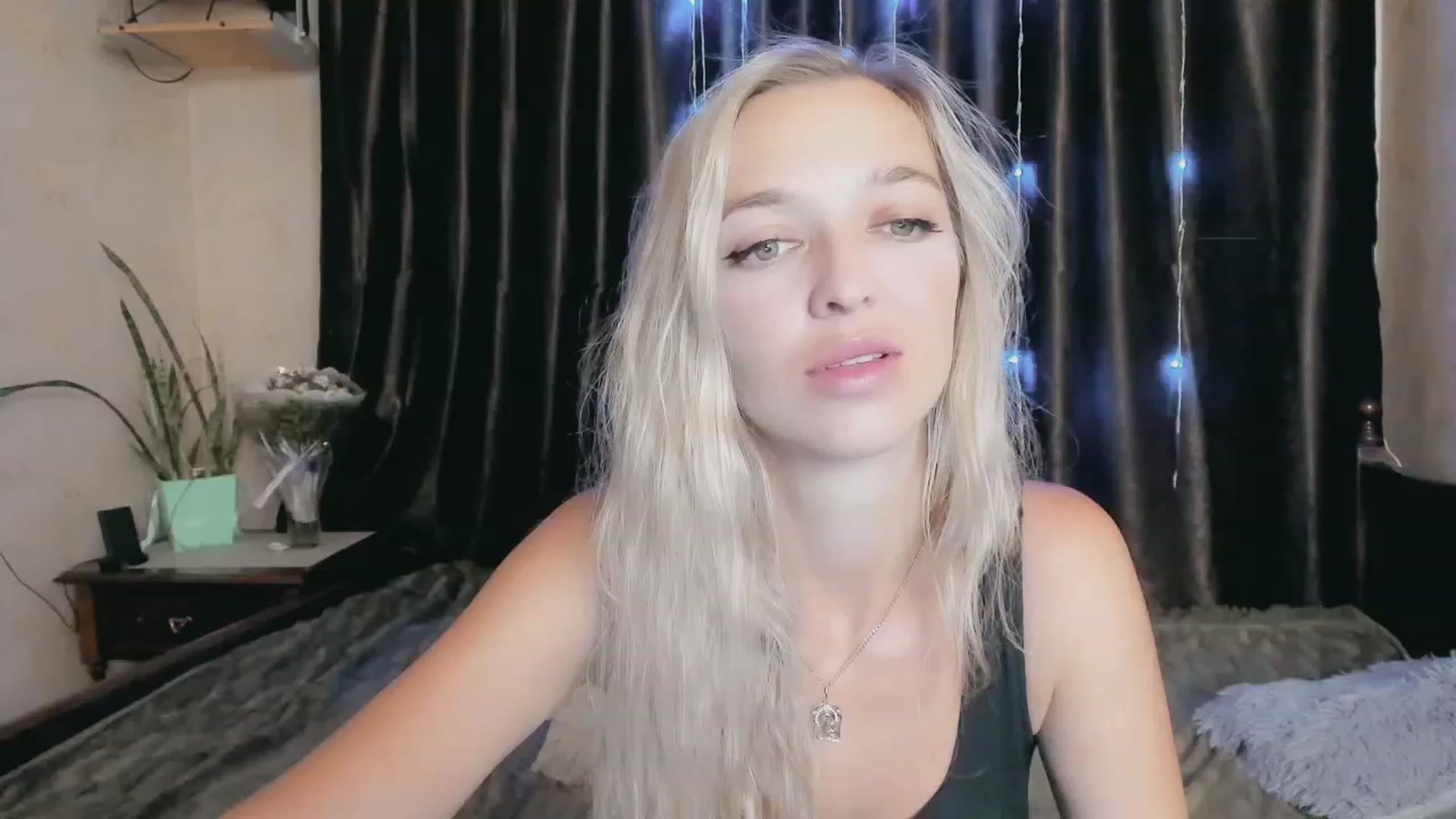 Gallery image thumbnail from Ambri_Lili's myfreecams stream on, 08/09/2023, 15:03 image 3 of 20