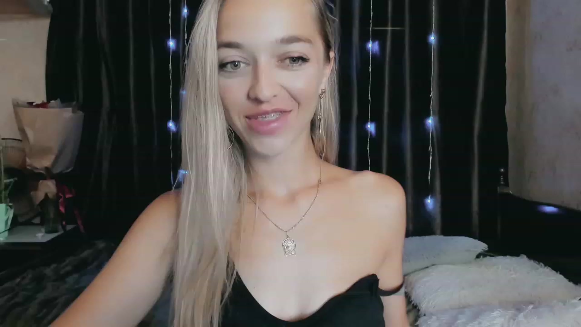 Gallery image thumbnail from Ambri_Lili's myfreecams stream on, 08/13/2023, 03:32 image 10 of 20