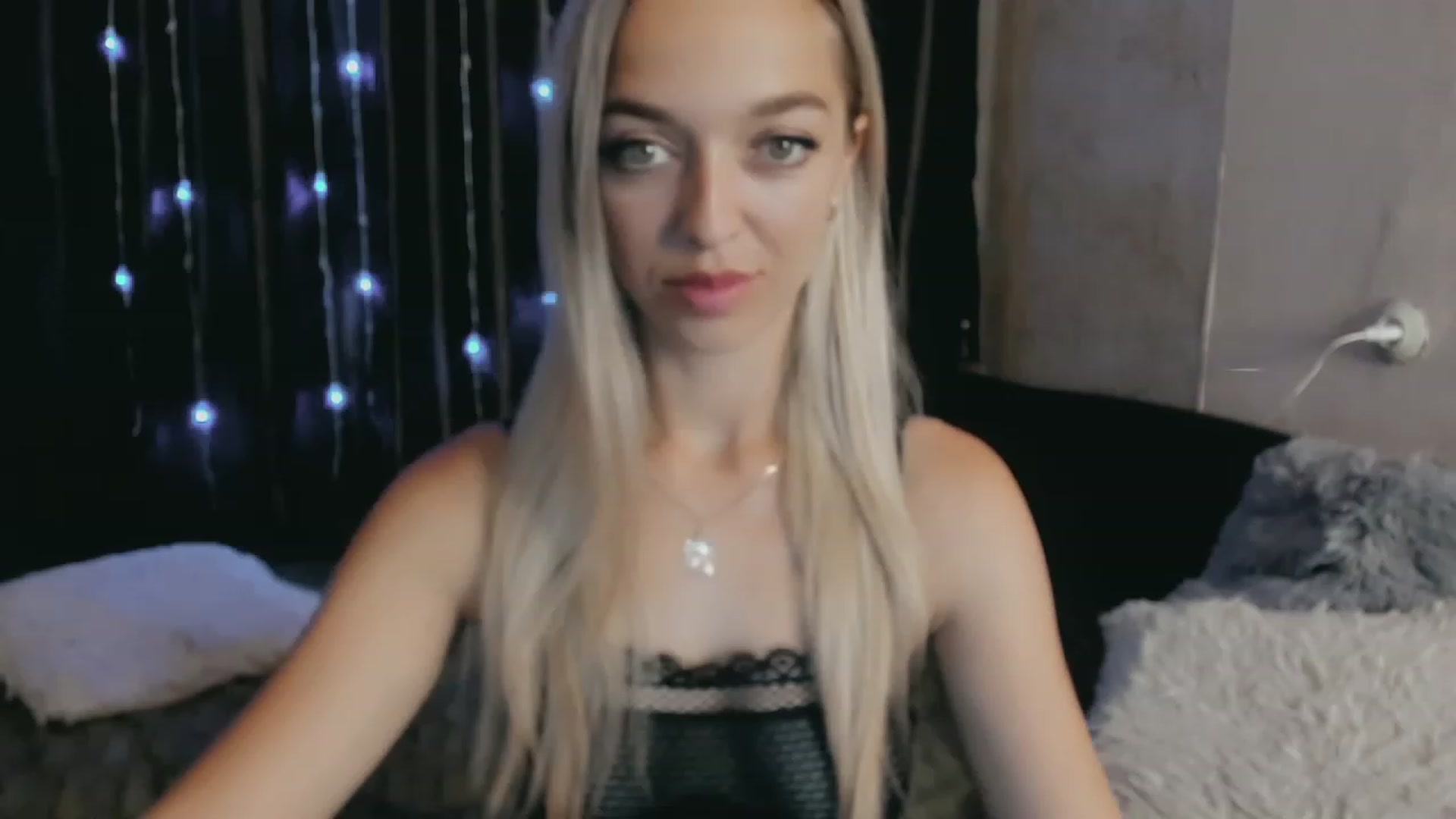 Gallery image thumbnail from Ambri_Lili's myfreecams stream on, 08/14/2023, 05:43 image 10 of 20