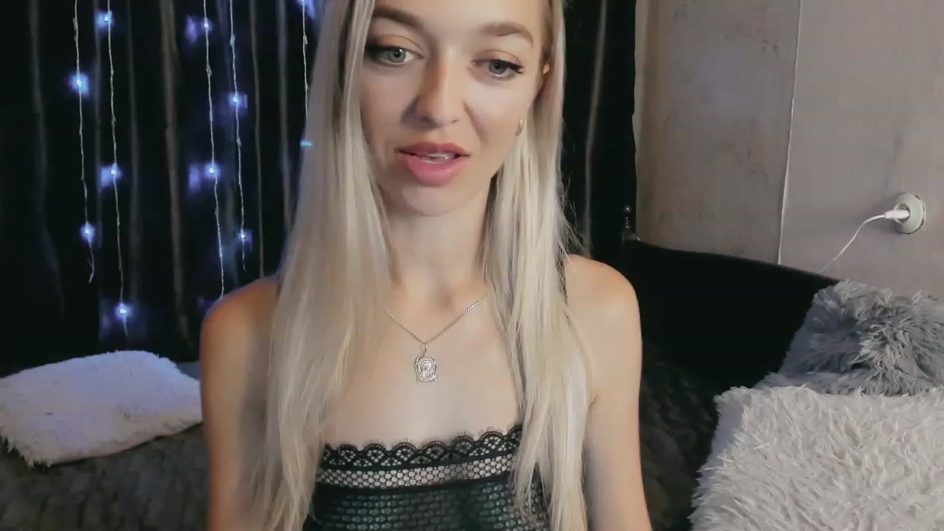 Gallery image thumbnail from Ambri_Lili's myfreecams stream on, 08/14/2023, 05:43 image 11 of 20