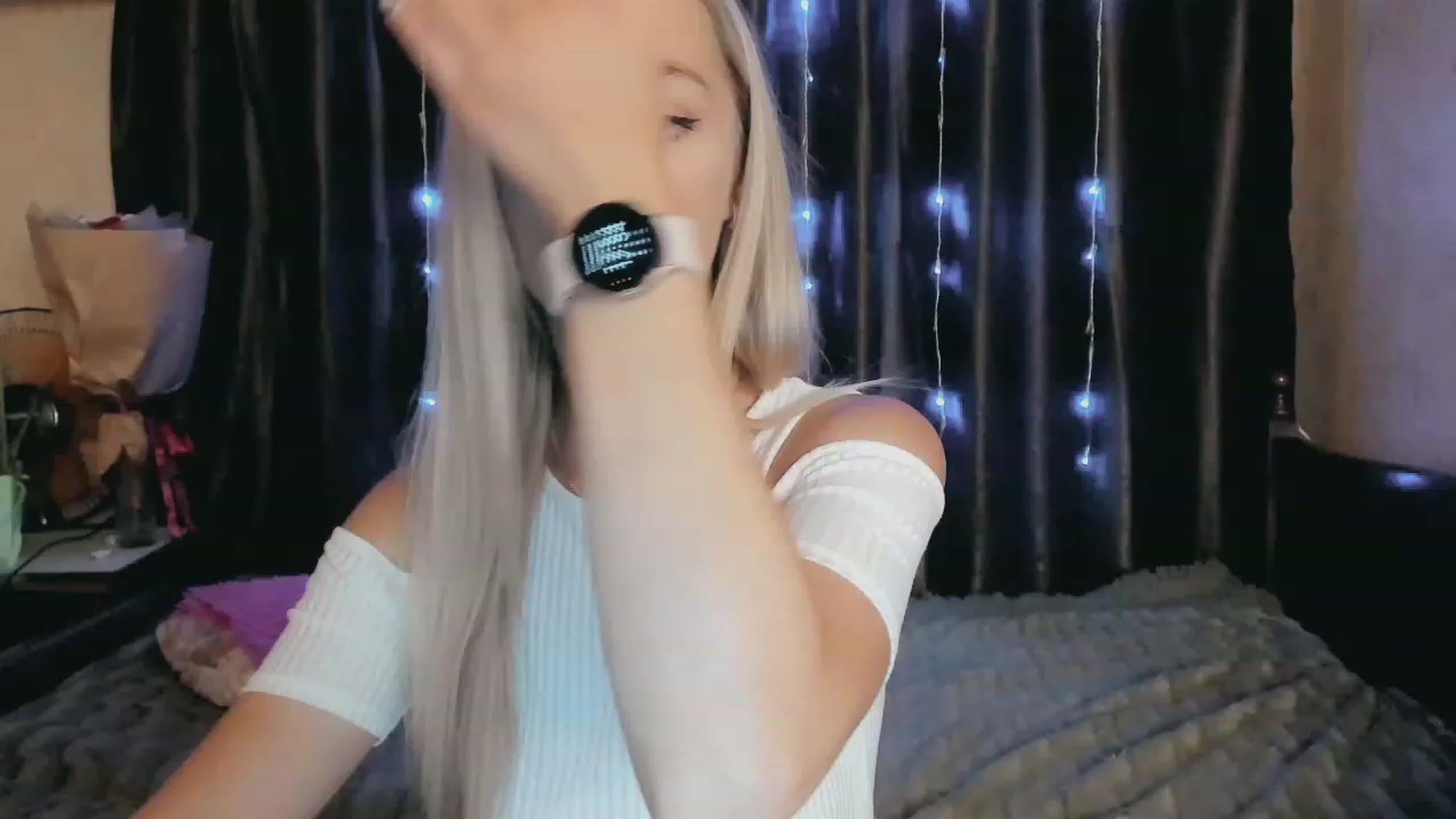 Gallery image thumbnail from Ambri_Lili's myfreecams stream on, 08/14/2023, 15:24 image 12 of 20