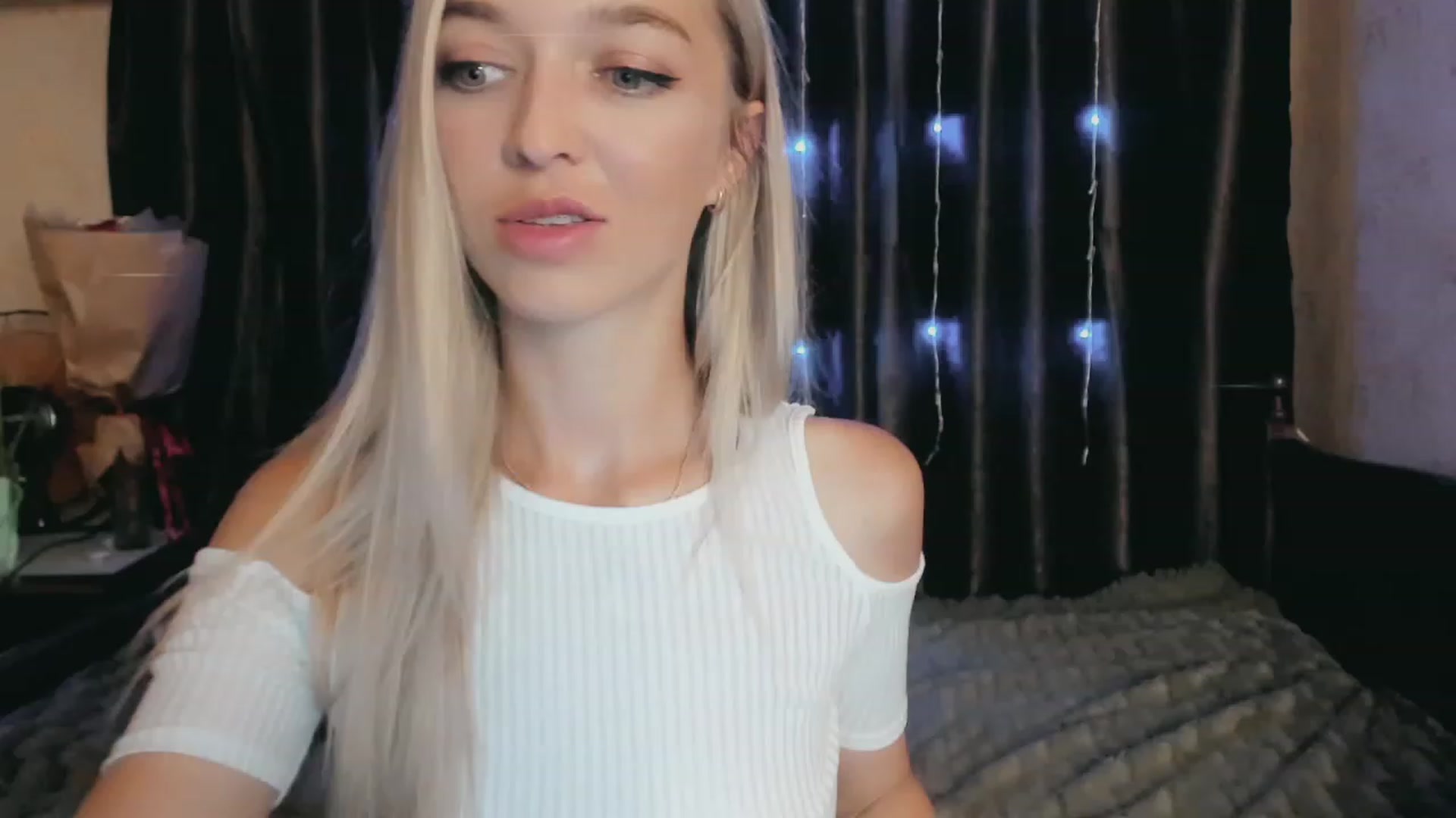 Gallery image thumbnail from Ambri_Lili's myfreecams stream on, 08/14/2023, 15:24 image 13 of 20