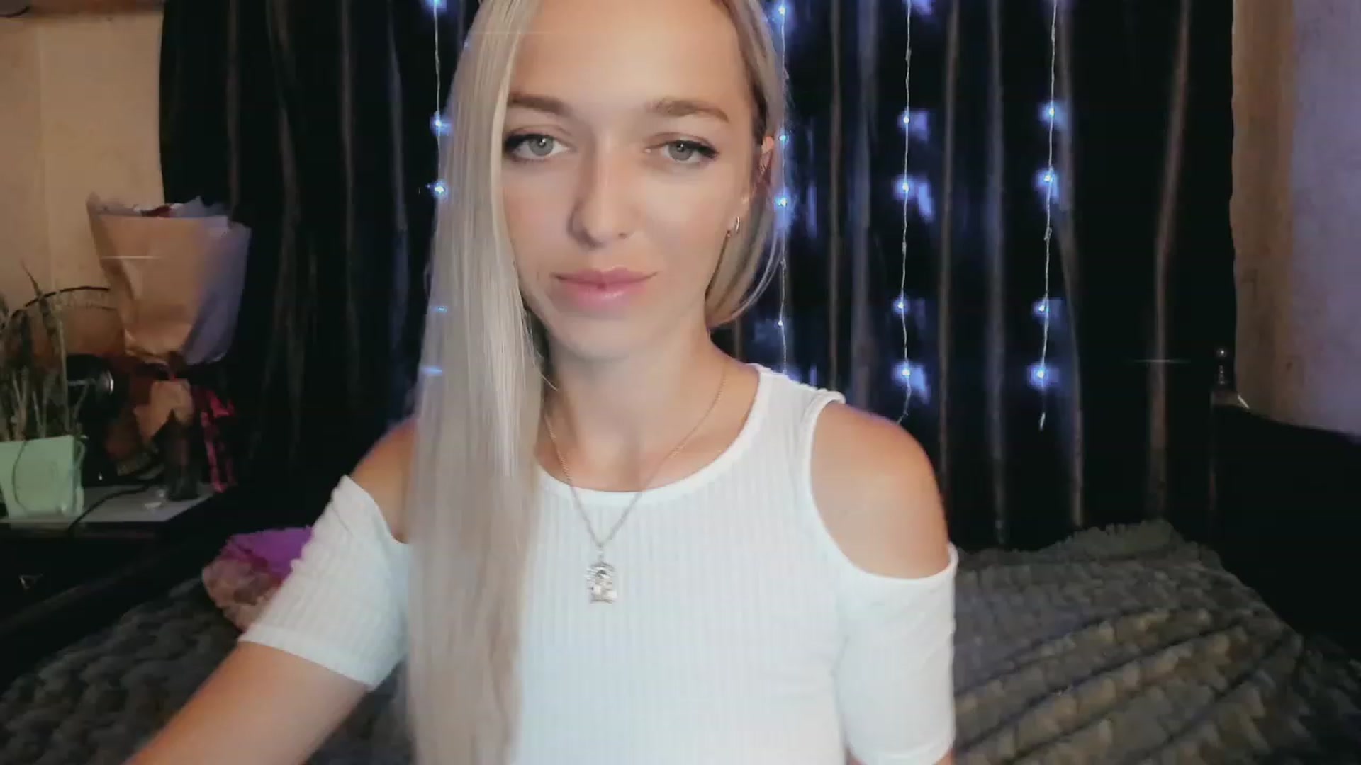 Gallery image thumbnail from Ambri_Lili's myfreecams stream on, 08/14/2023, 15:24 image 18 of 20