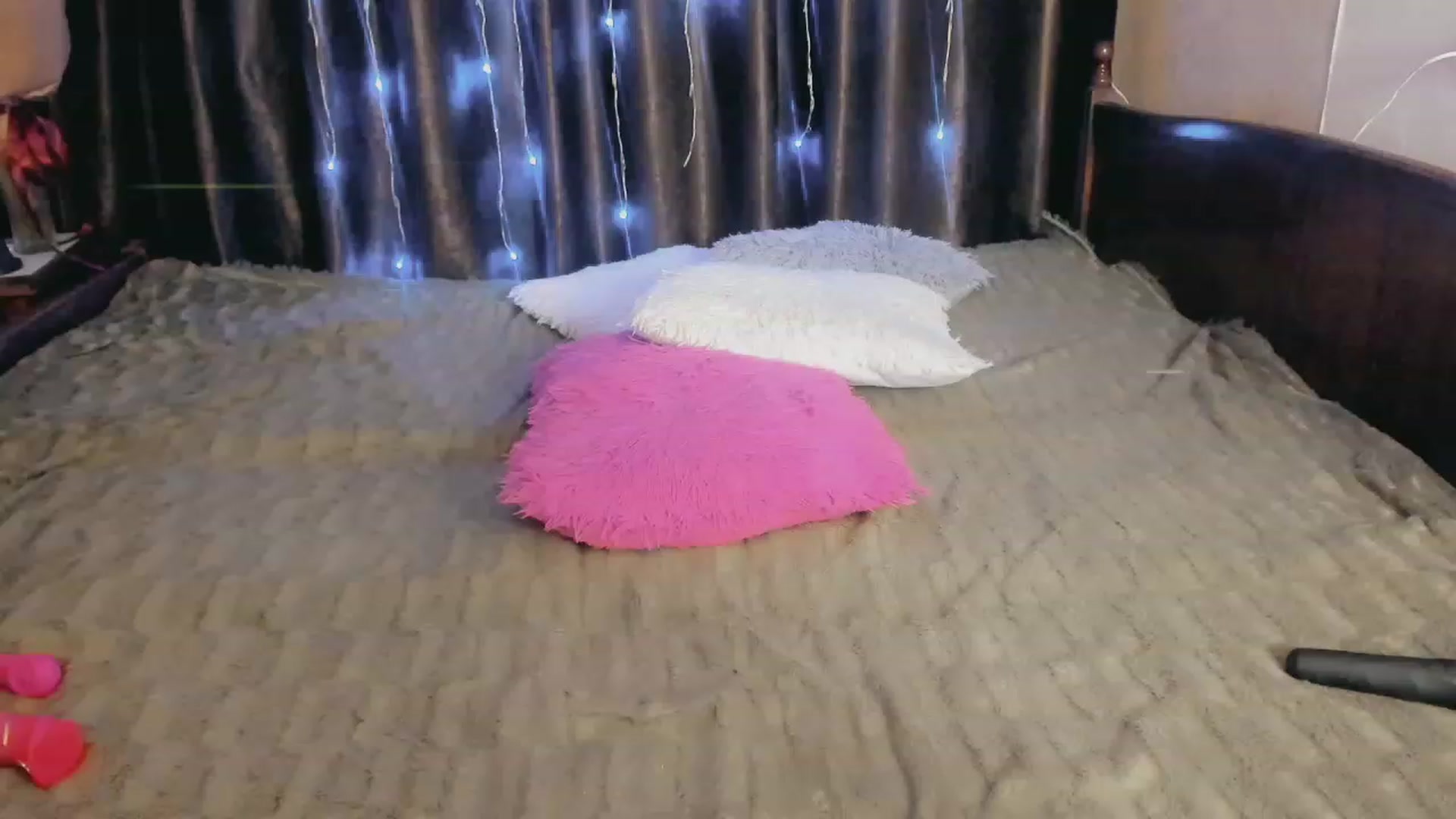 Gallery image thumbnail from Ambri_Lili's myfreecams stream on, 08/17/2023, 06:12 image 10 of 20