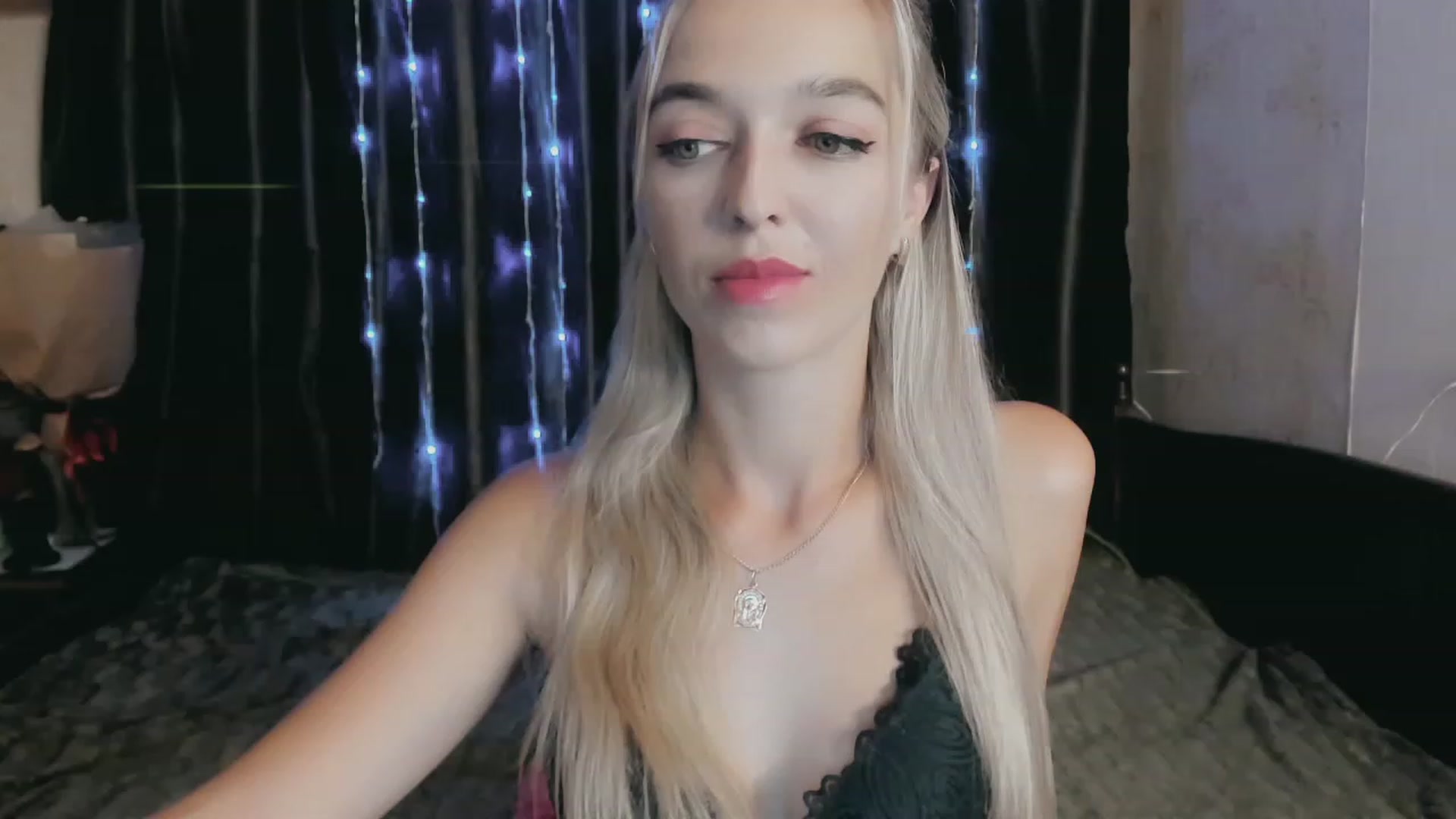 Gallery image thumbnail from Ambri_Lili's myfreecams stream on, 08/17/2023, 06:12 image 12 of 20