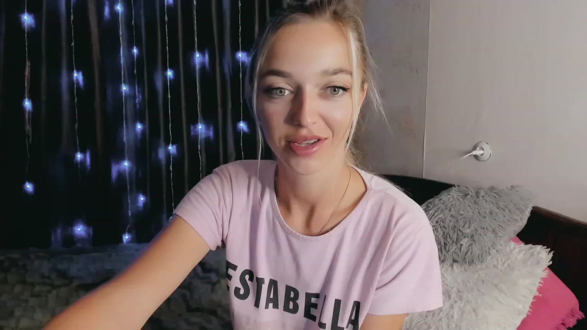 Gallery image thumbnail from Ambri_Lili's myfreecams stream on, 08/23/2023, 05:43 image 13 of 20