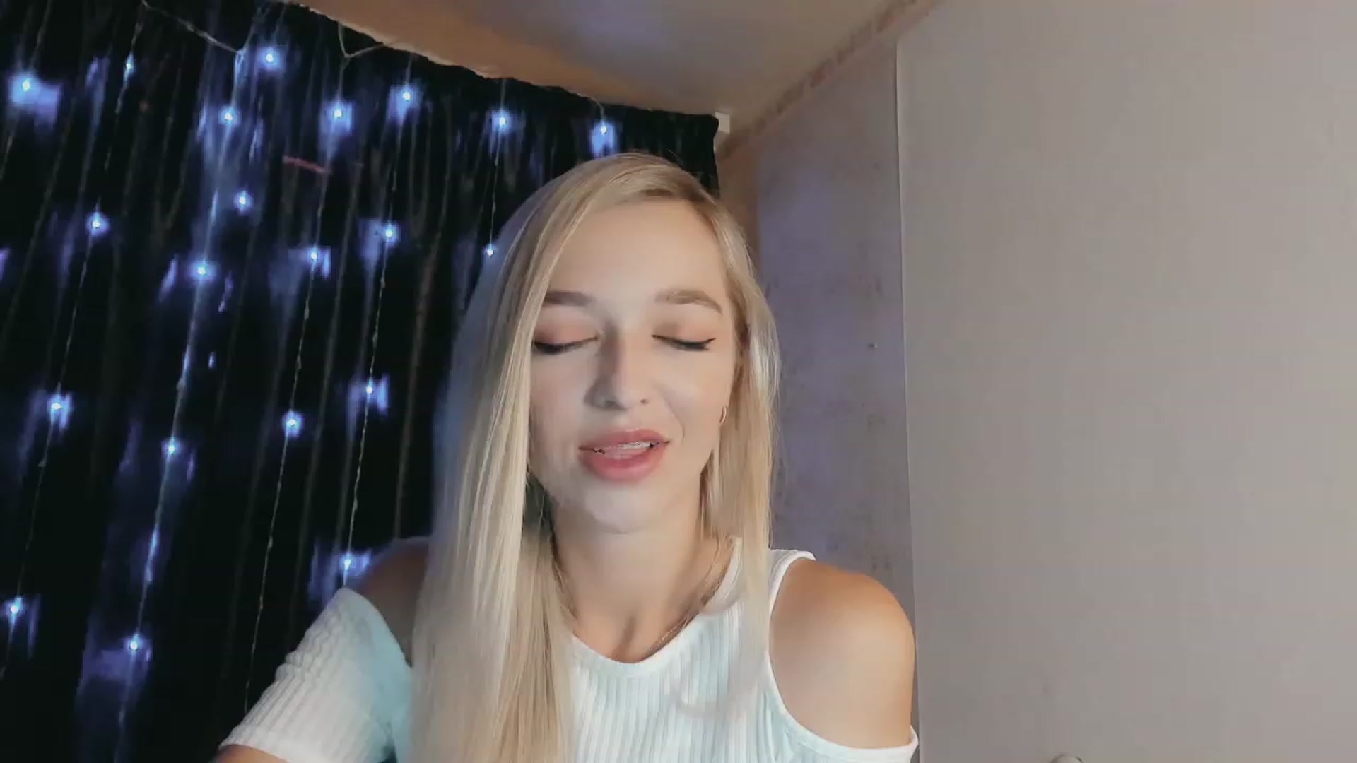 Gallery image thumbnail from Ambri_Lili's myfreecams stream on, 08/28/2023, 03:39 image 18 of 20