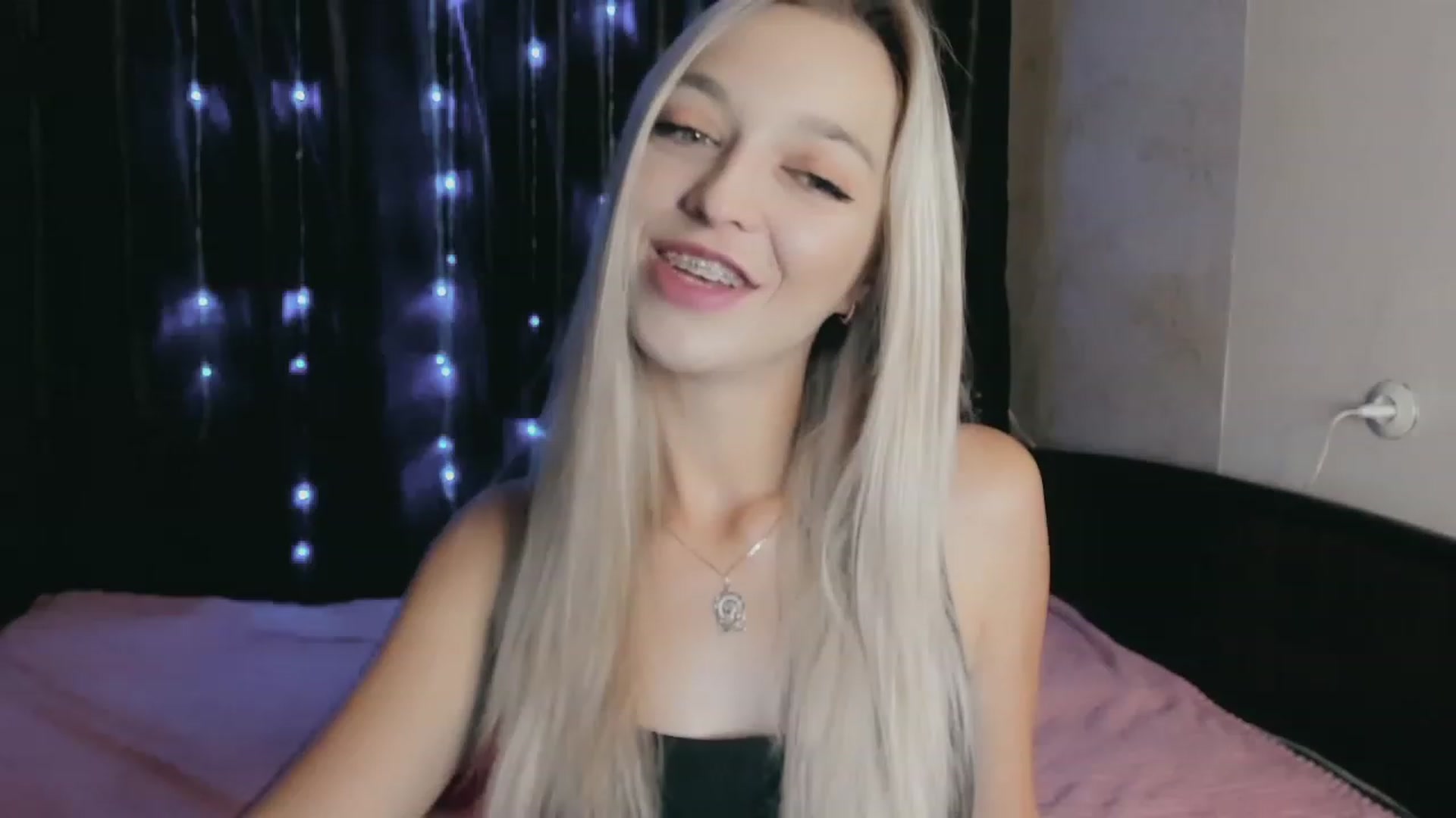 Gallery image thumbnail from Ambri_Lili's myfreecams stream on, 09/04/2023, 05:30 image 4 of 20