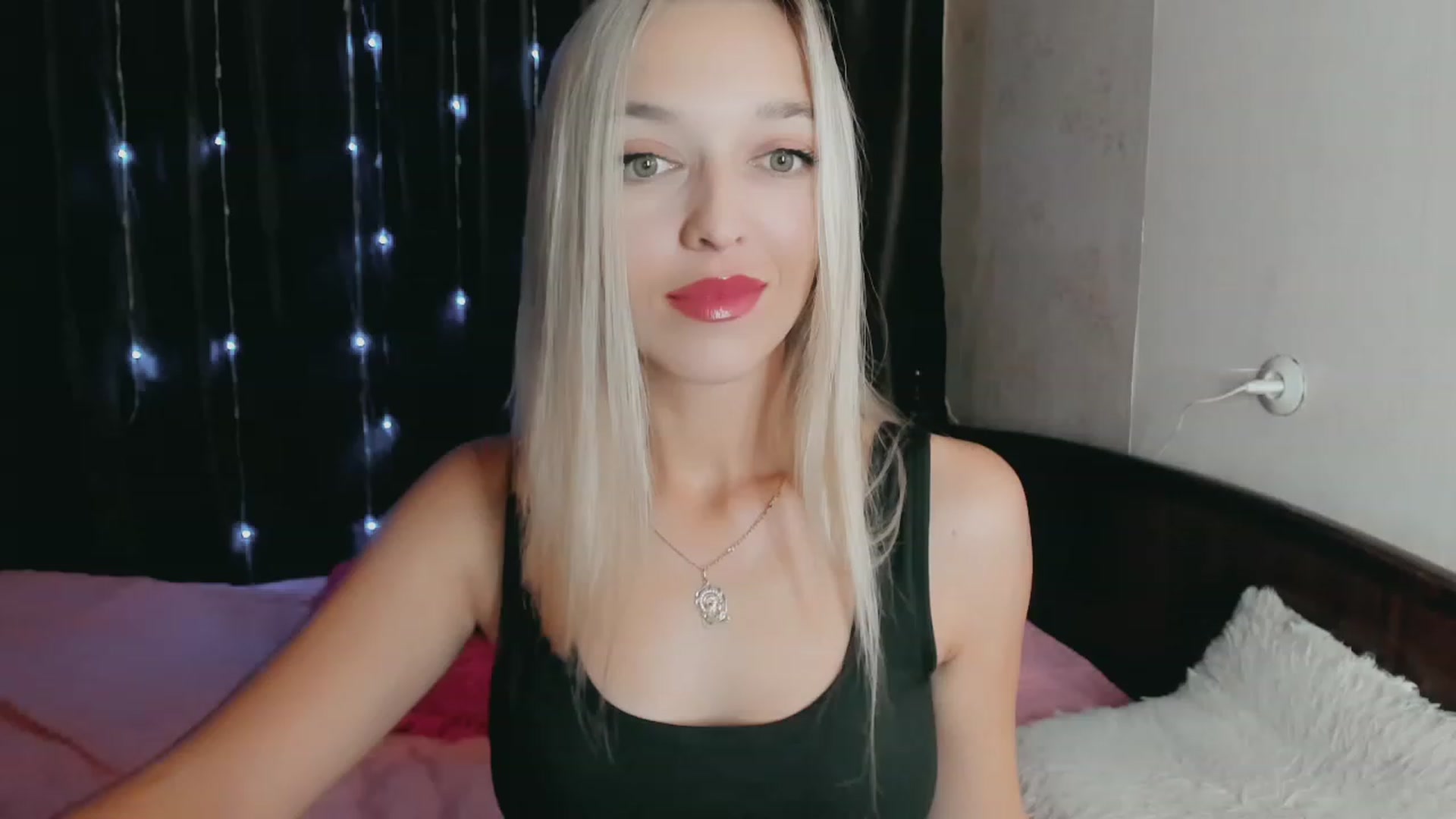 Gallery image thumbnail from Ambri_Lili's myfreecams stream on, 09/04/2023, 09:20 image 4 of 20