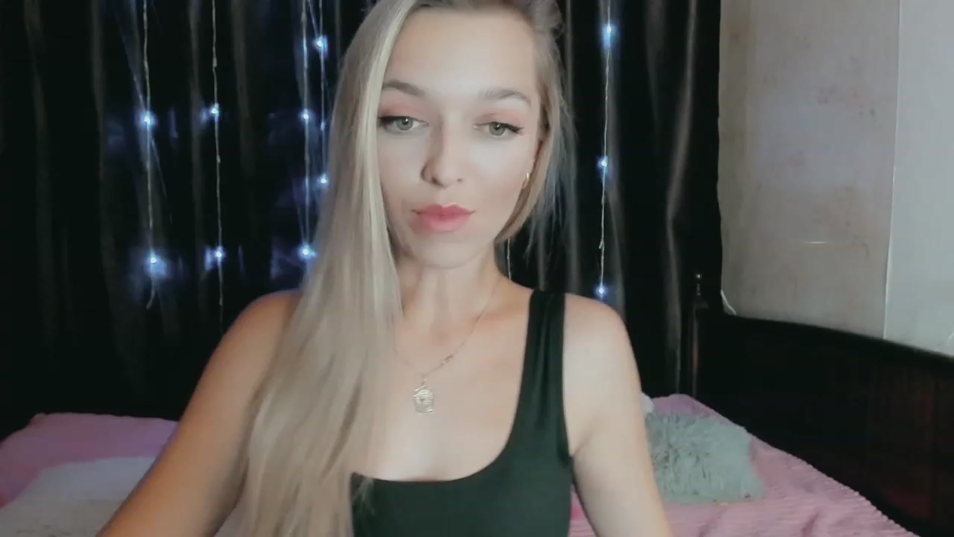 Gallery image thumbnail from Ambri_Lili's myfreecams stream on, 09/04/2023, 16:03 image 8 of 20