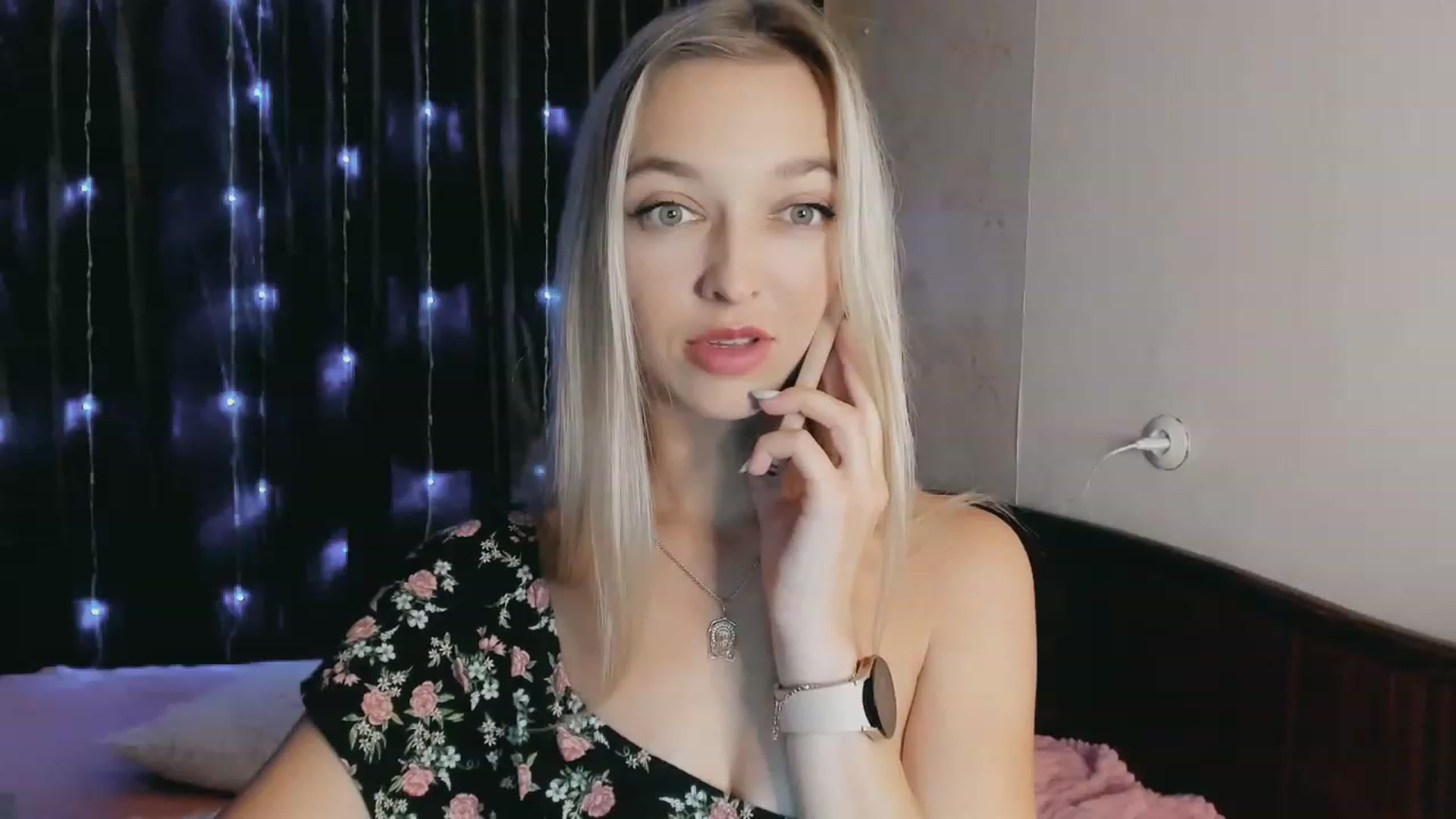 Gallery image thumbnail from Ambri_Lili's myfreecams stream on, 09/06/2023, 15:20 image 5 of 20